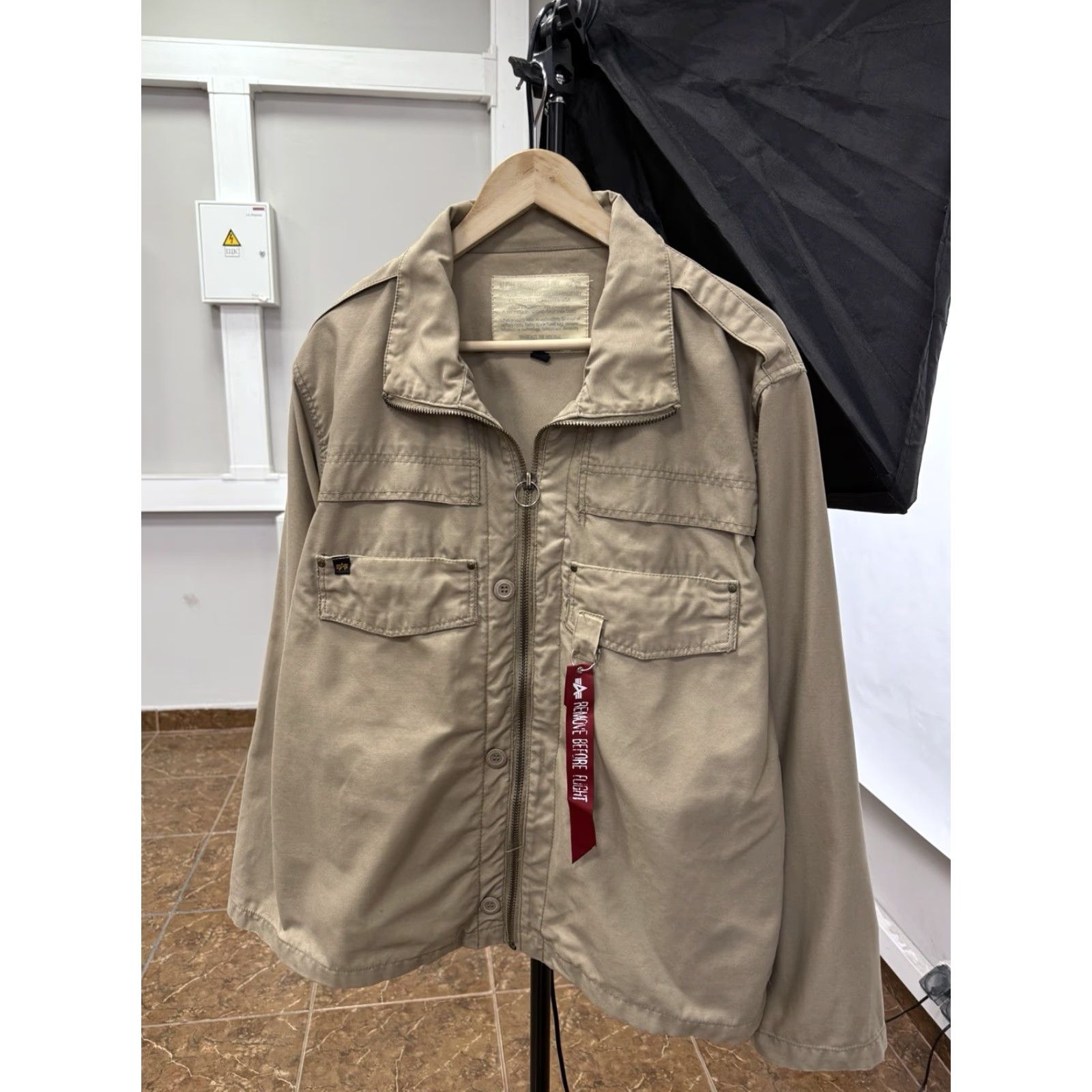Vintage VINTAGE Alpha Industries Military USA Army Bomber Jacket L Beige Mens 90s rare retro Size US L / EU 52-54 / 3 - 2 Thumbnail