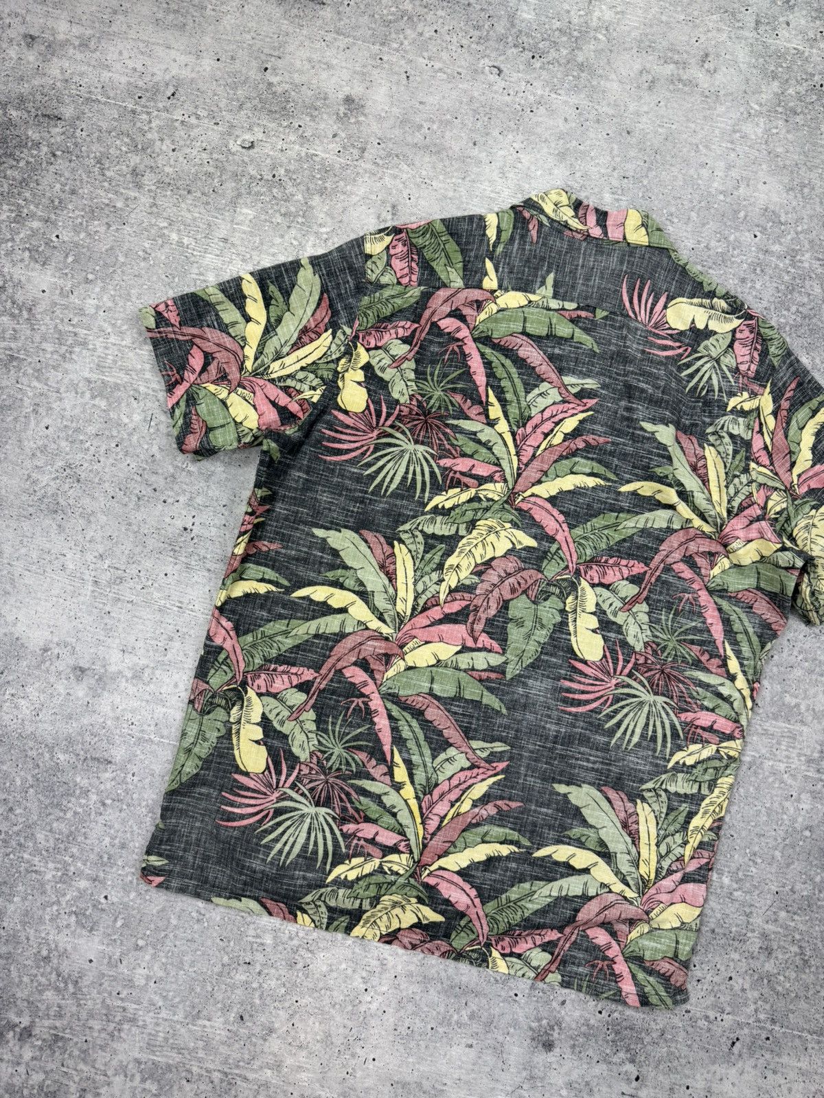 Levi's Levi’s Levis Hawaiian Button Short Sleeve Shirt Men Size L Size US L / EU 52-54 / 3 - 15 Thumbnail