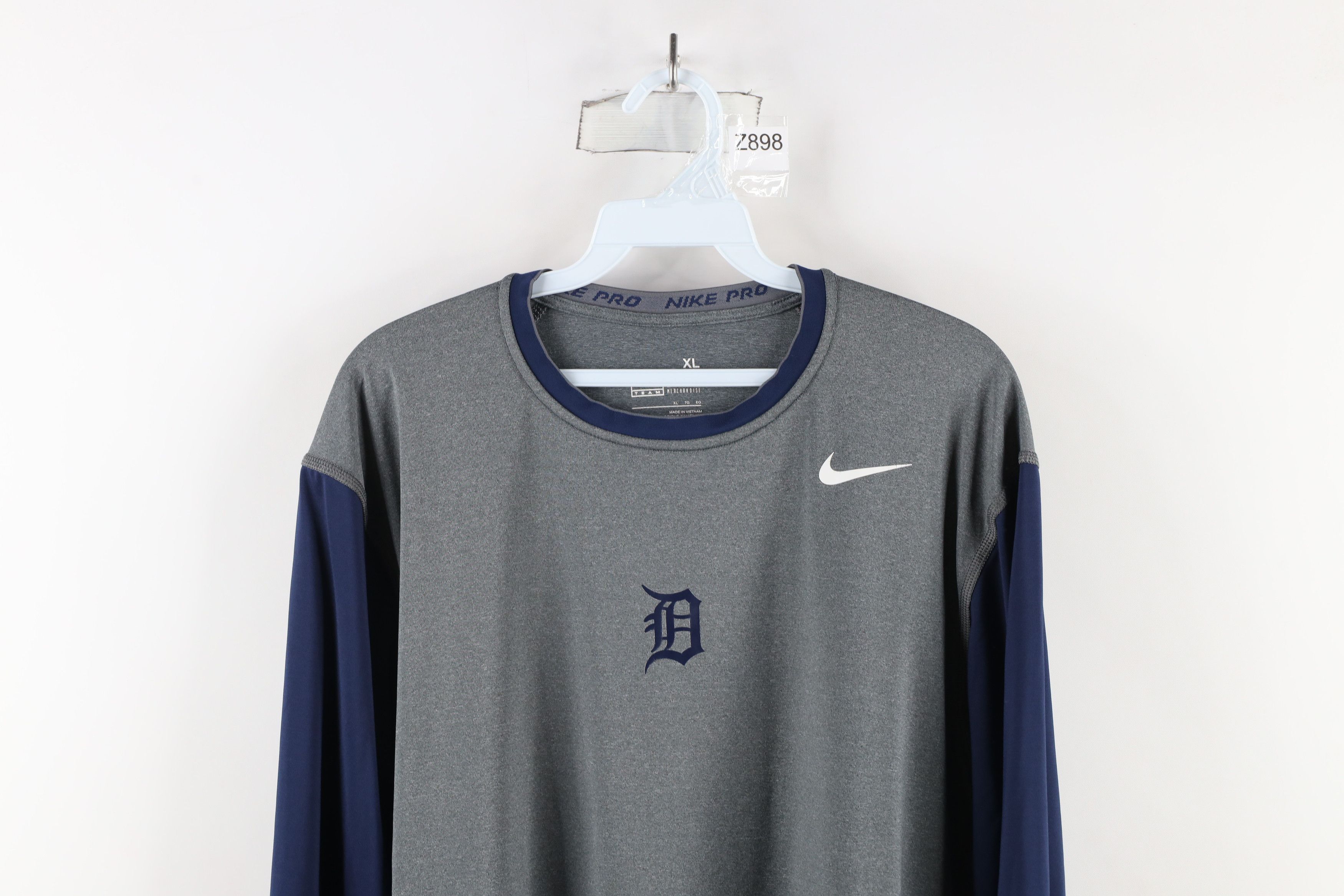 Nike × Vintage Nike Pro Detroit Tigers Baseball Old English D T-Shirt Gray Size US XL / EU 56 / 4 - 2 Thumbnail