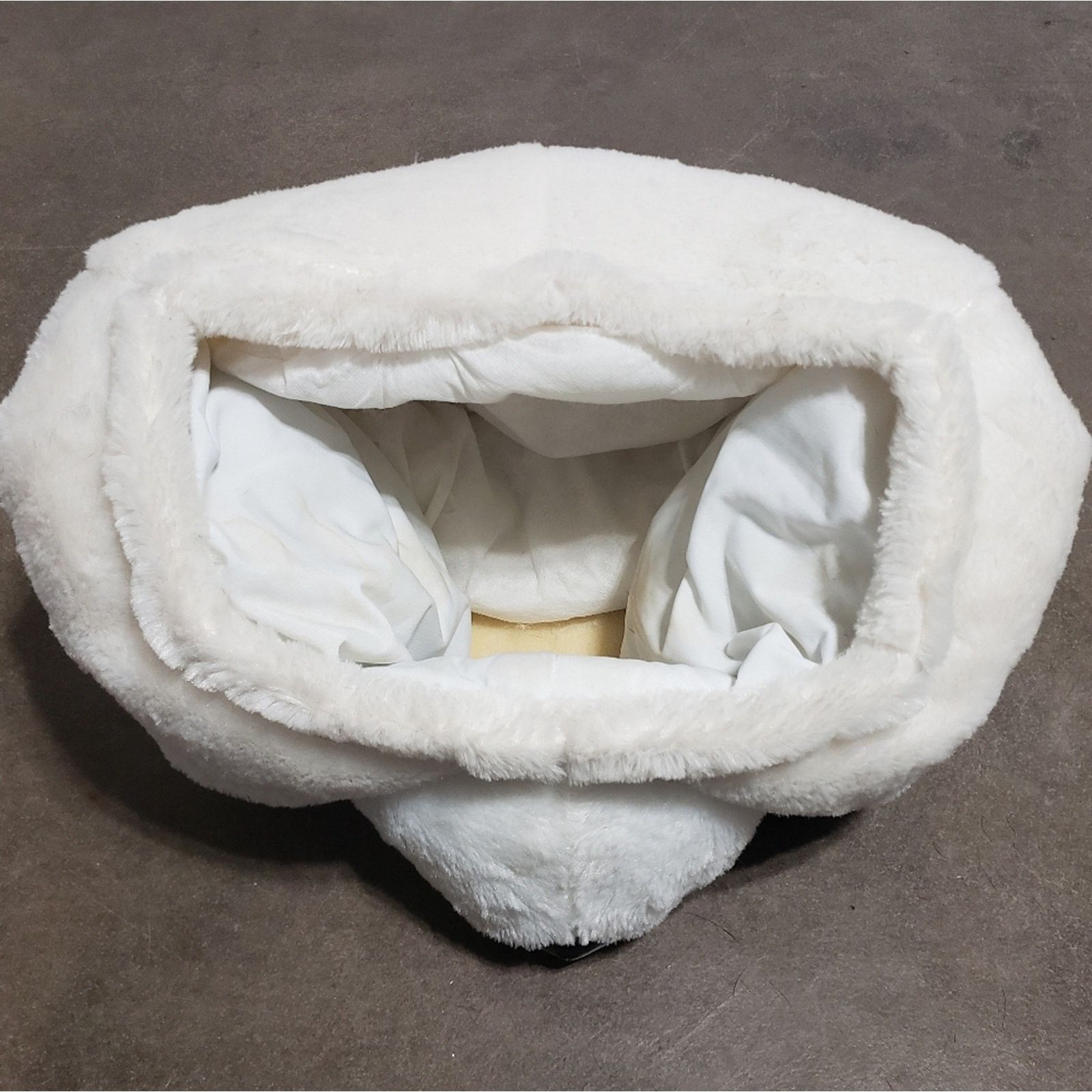 Urban Outfitters White | URBAN OUTFITTERS | Giant Panda Head Size ONE SIZE - 8 Thumbnail