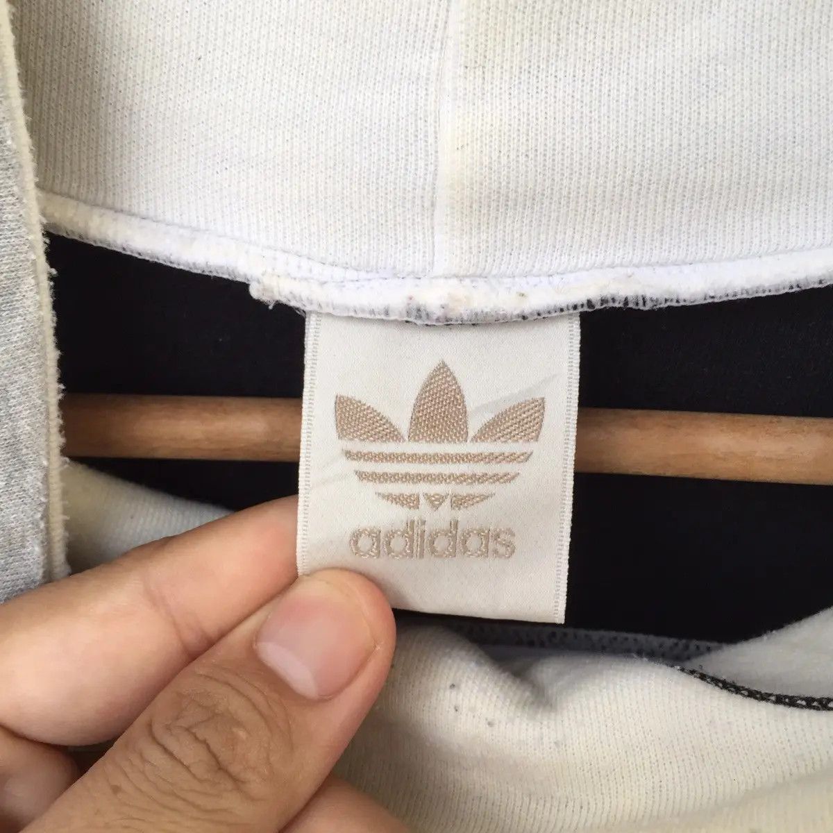Adidas Vintage 90s Adidas Trefoil Big Logo Sweatshirt | L | Hype Size US L / EU 52-54 / 3 - 3 Thumbnail