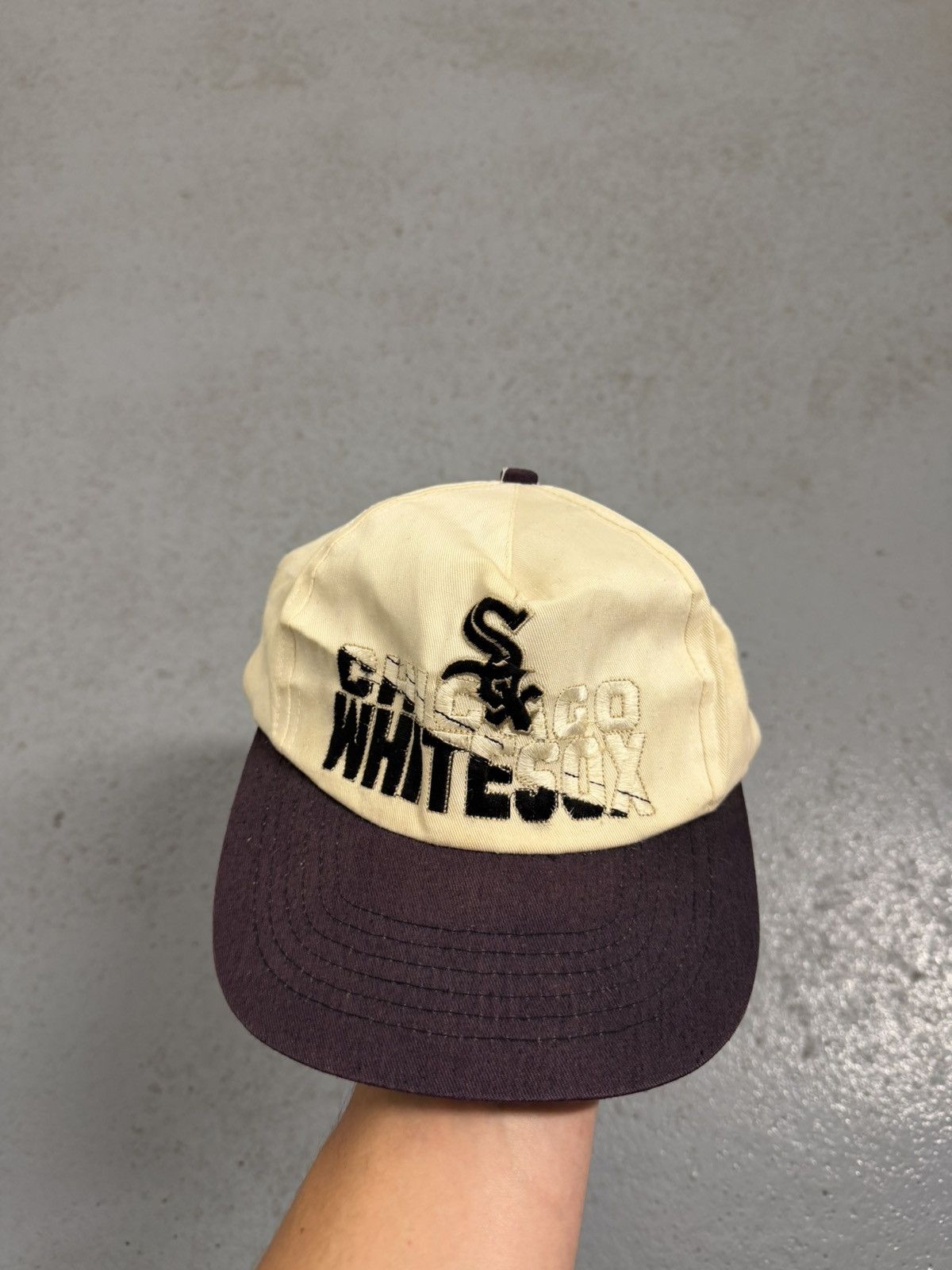 NHL Vintage 90s Chicago White Sox NHL Cap Size ONE SIZE - 1 Thumbnail
