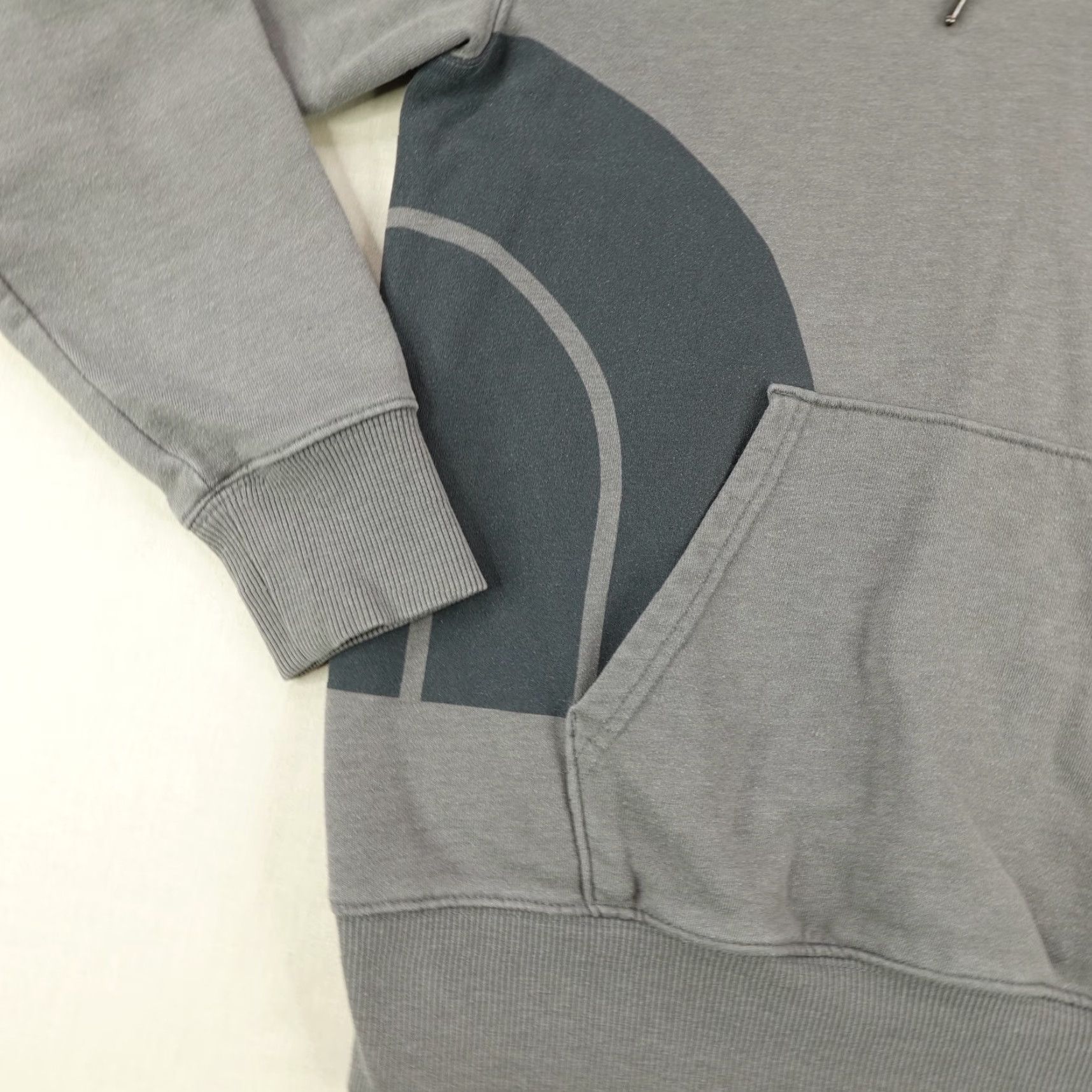The North Face The North Face Hoodie Mens Small Gray Pullover Sweatshirt Hoodie Sweater Sweatshirt Outdoor Hiking Pockets Logo Graphic Print Cotton Polyester Fleece Size US S / EU 44-46 / 1 - 4 Thumbnail