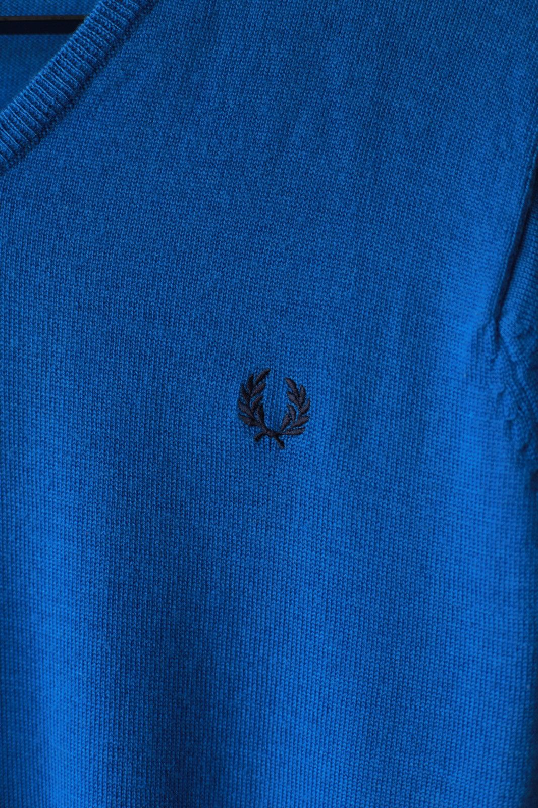 Fred Perry Fred Perry Classic V-Neck Blue Jumper Size US S / EU 44-46 / 1 - 1 Thumbnail
