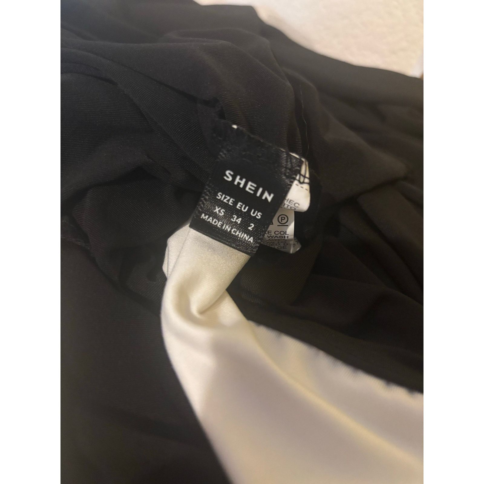 Shein SHEIN XS (2) Black/White Off-Shoulder Dress Size XS / US 0-2 / IT 36-38 - 11 Thumbnail