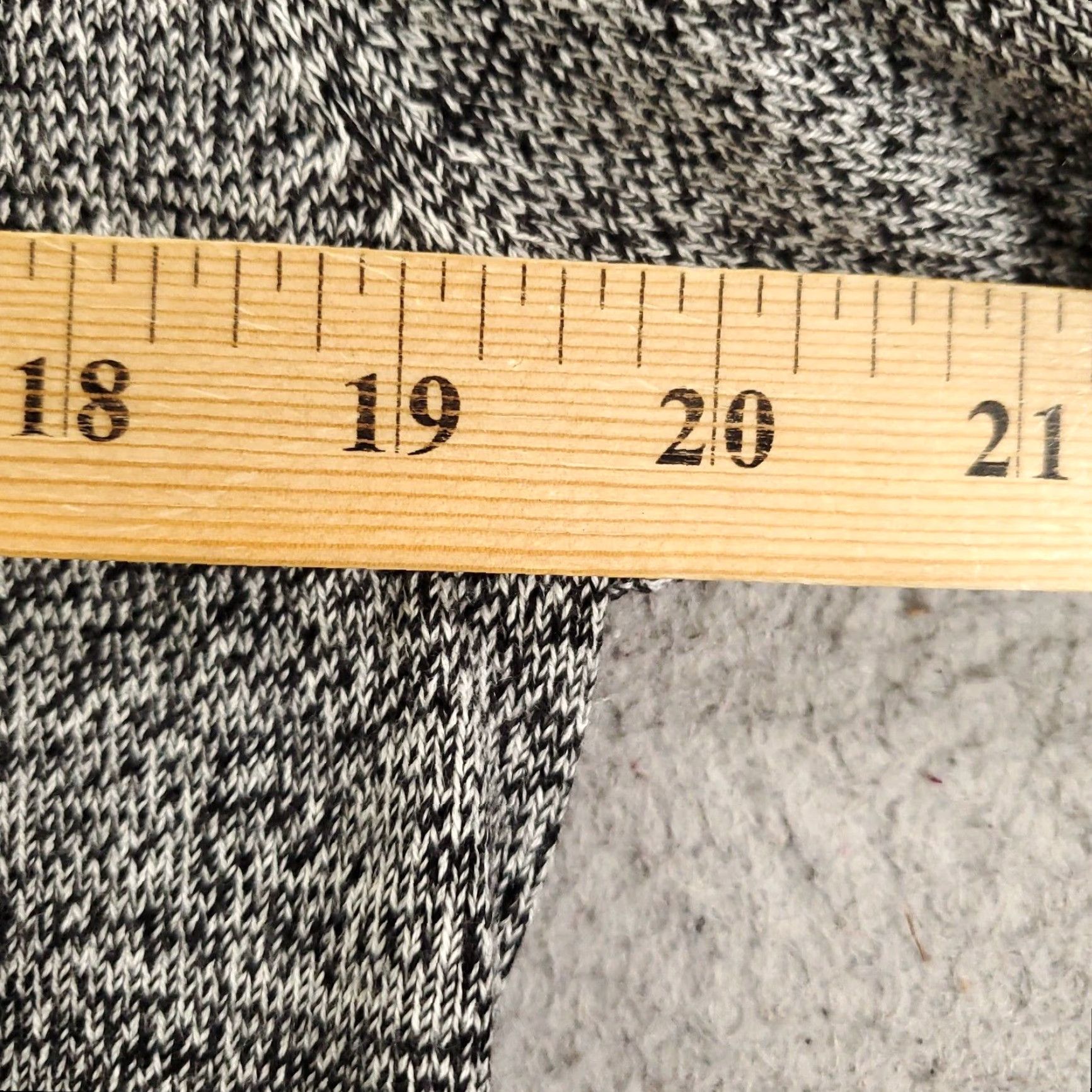 Vintage Womens Cardigan Size M Open Pockets Long Sleeve Longline Black Heathered Gray Knit Open Cardigan Women Regular D&Co. Vintage No 90s? Size M / US 6-8 / IT 42-44 - 4 Thumbnail
