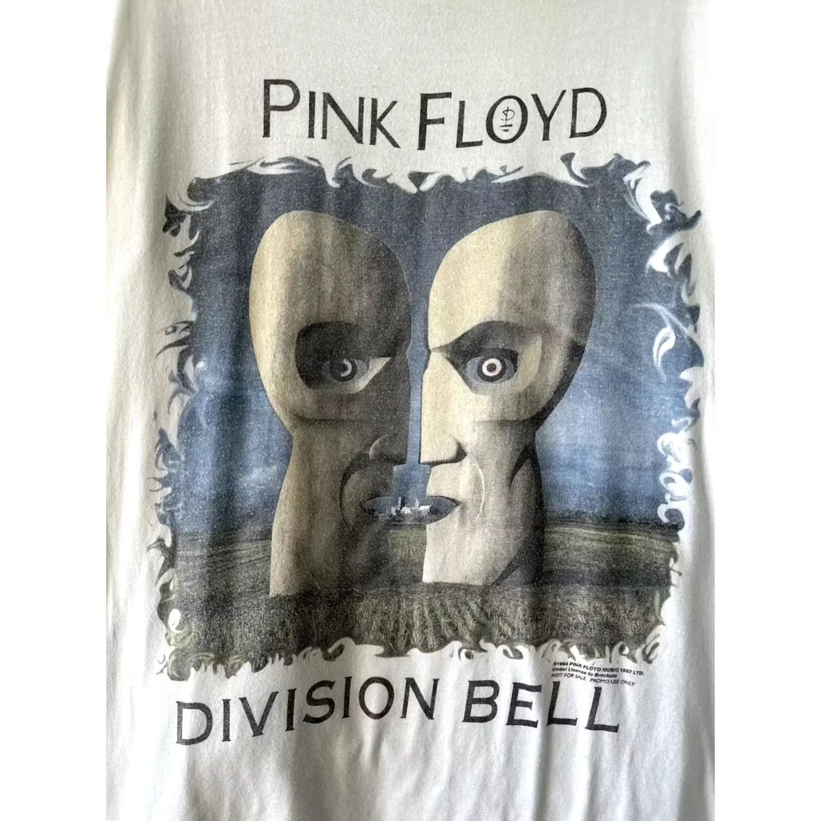 Vintage VINTAGE 1994 PINK FLOYD DIVISION BELL ROCK BAND WHITE TEE T SHIRT MEN'S XL Size US XL / EU 56 / 4 - 4 Thumbnail