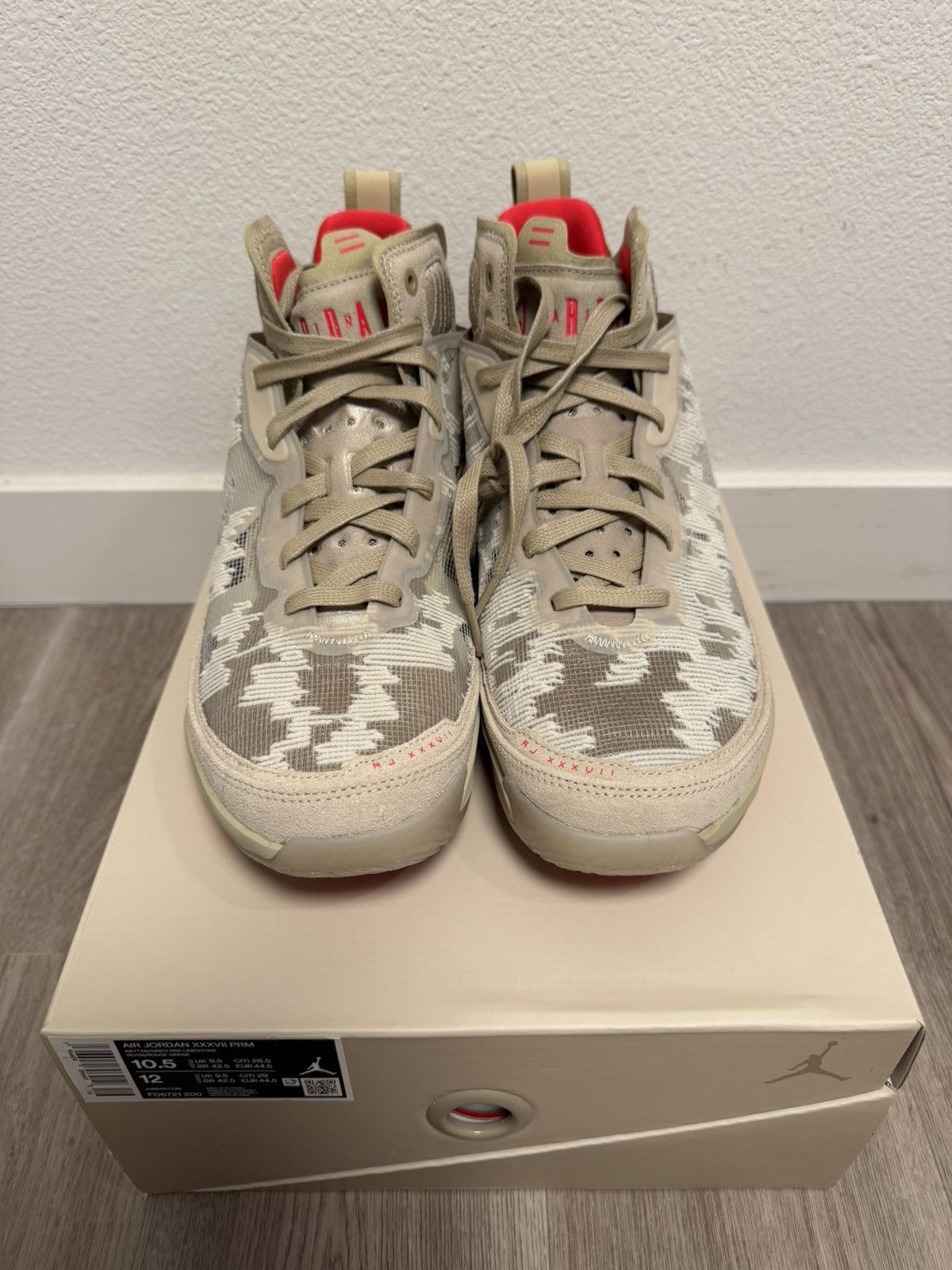 Jordan Brand Size 11 - Air Jordan 37 Premium Rattan Size US 10.5 / EU 43-44 - 1 Thumbnail