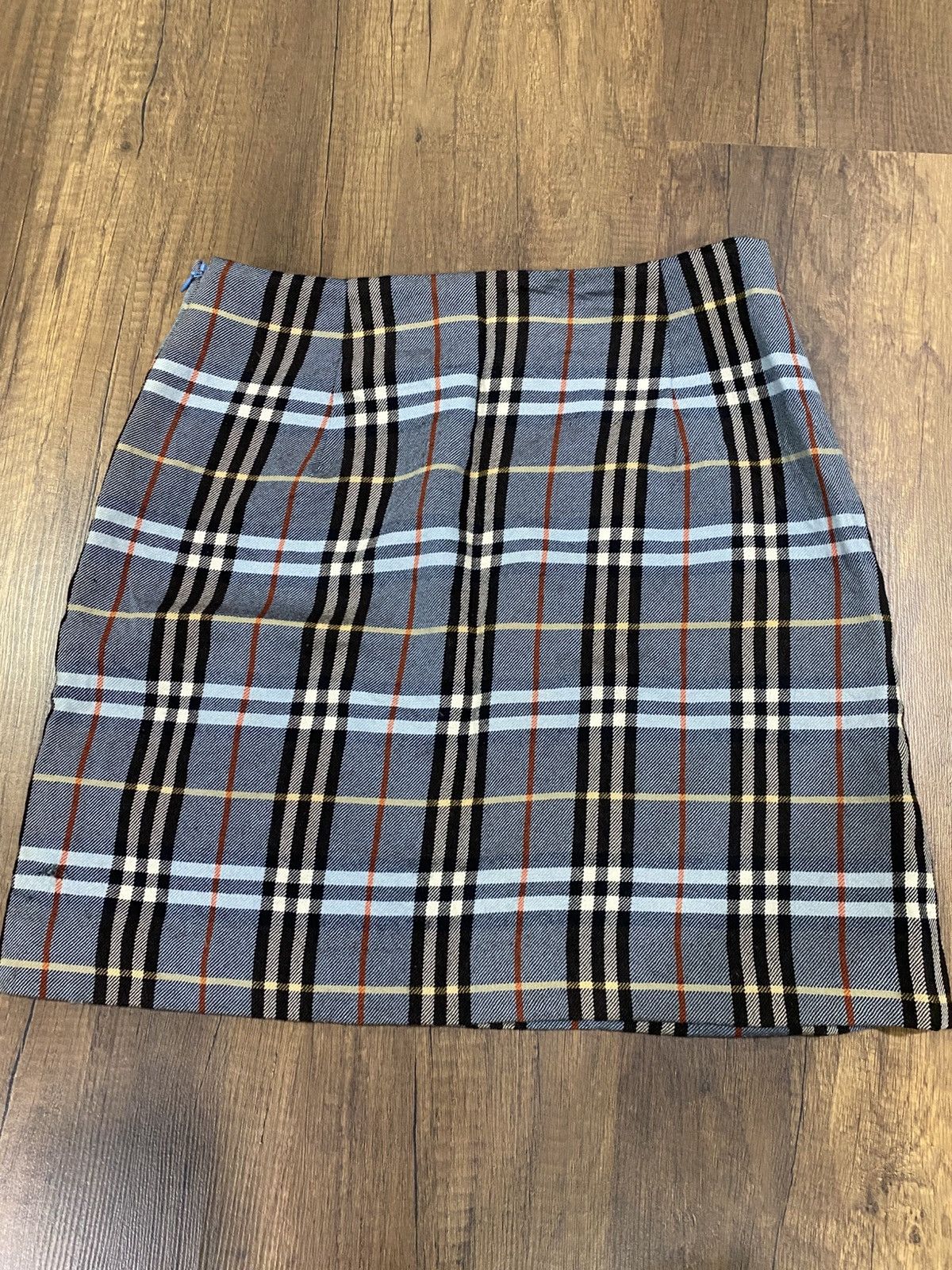 Burberry Vintage Burberry Nova Check Skirt Size 27" / US 4 / IT 40 - 1 Thumbnail