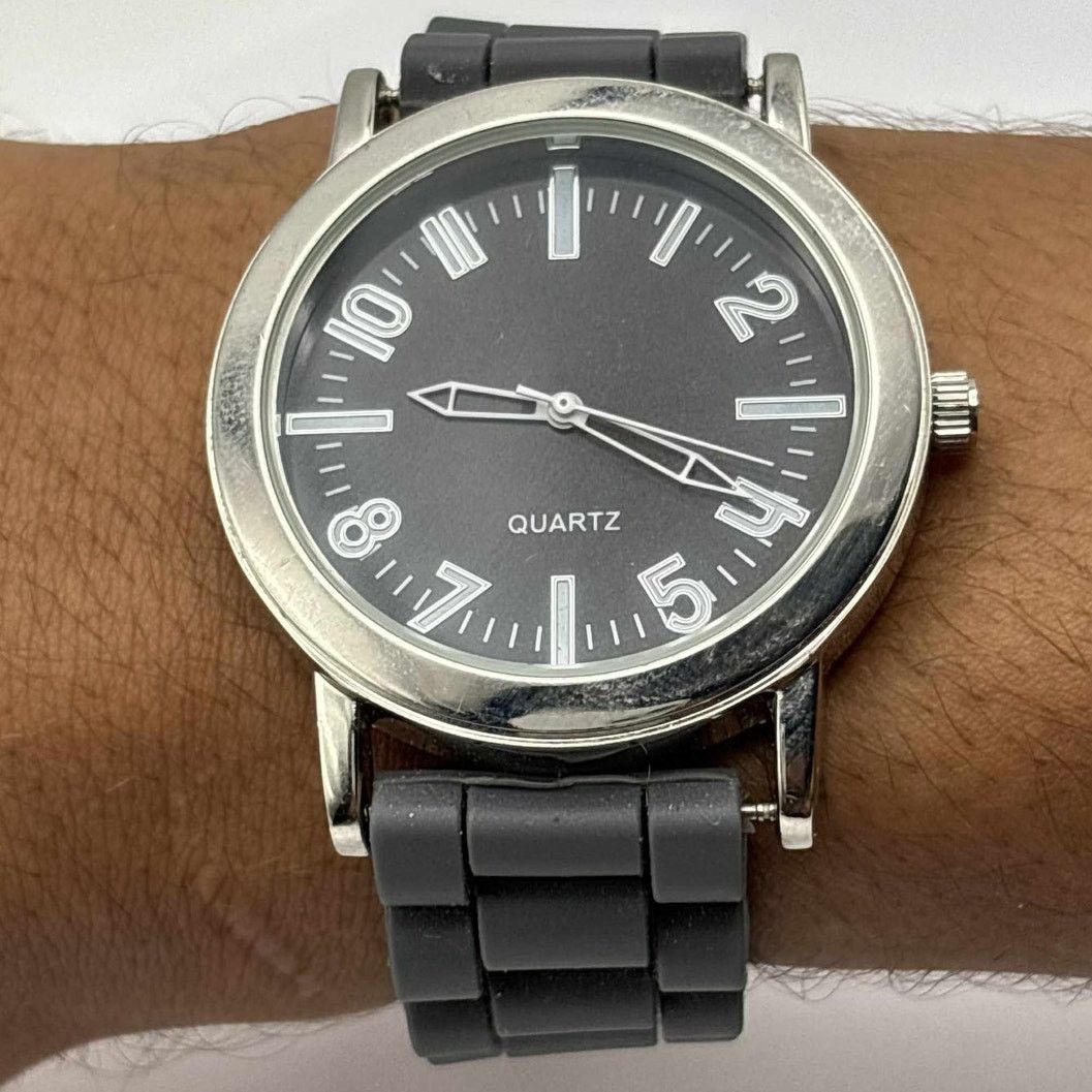 Other Silver & Black Retro Men's Watch Size ONE SIZE - 1 Thumbnail