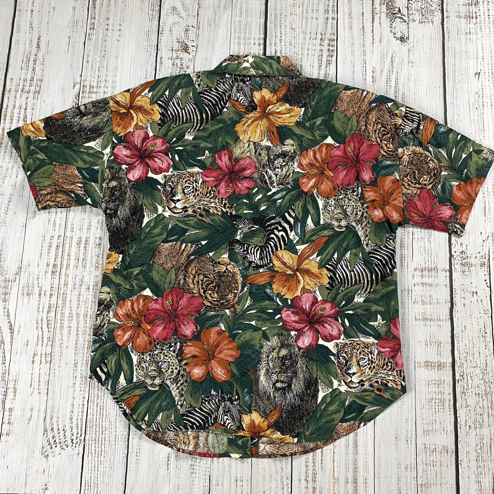 Vintage Vintage 1990s Hawaiian Print Green Floral Tiger Animal Blouse Shirt Womens Medium Retro Casual Size M / US 6-8 / IT 42-44 - 6 Thumbnail