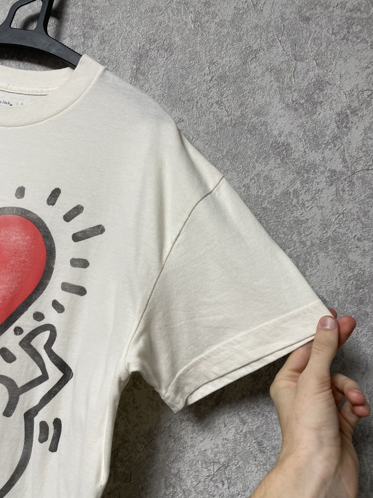 Keith Haring Abercrombie Fitch x Keith Haring Heart White T-Shirt Y2K Size US L / EU 52-54 / 3 - 5 Thumbnail