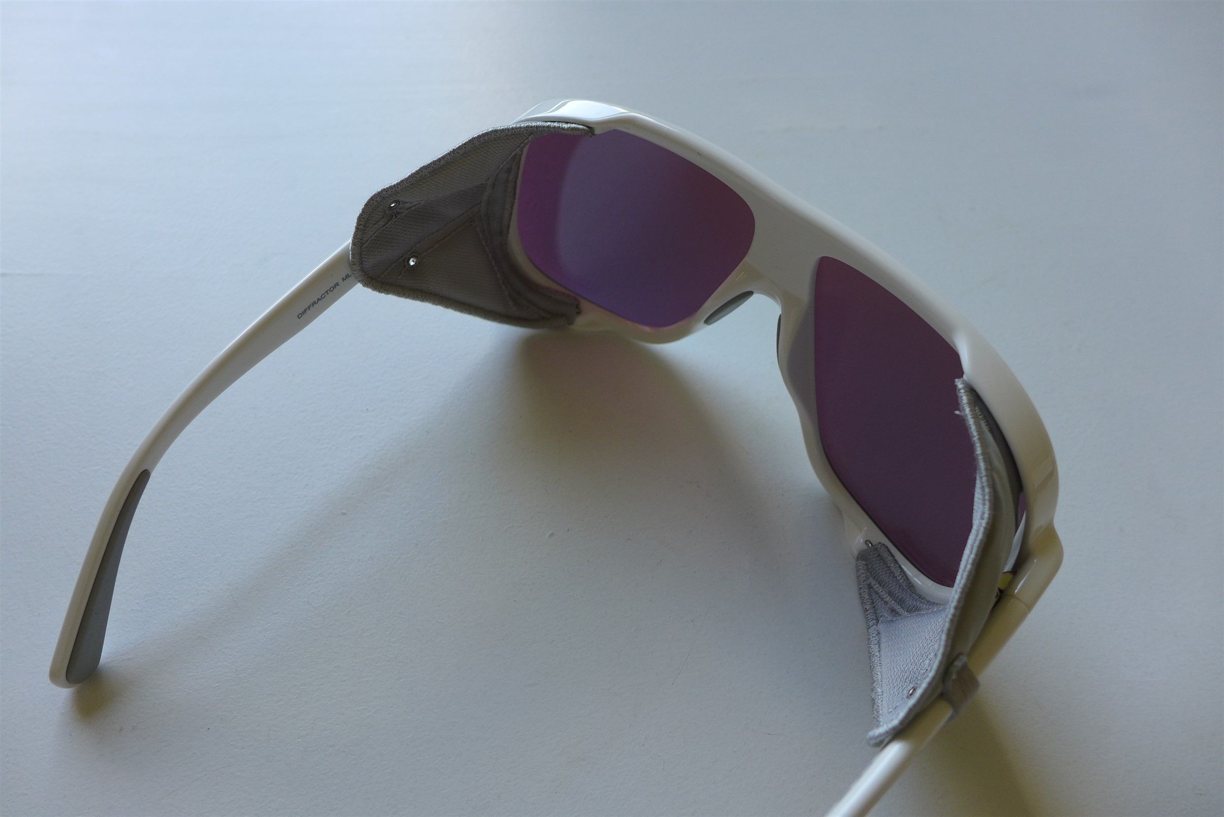 Moncler Moncler Diffractor Sunglasses - White / Smoke Mirror Size ONE SIZE - 8 Thumbnail