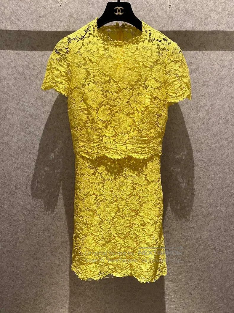 Valentino Valentino Yellow lace dress Size S / US 4 / IT 40 - 1 Thumbnail