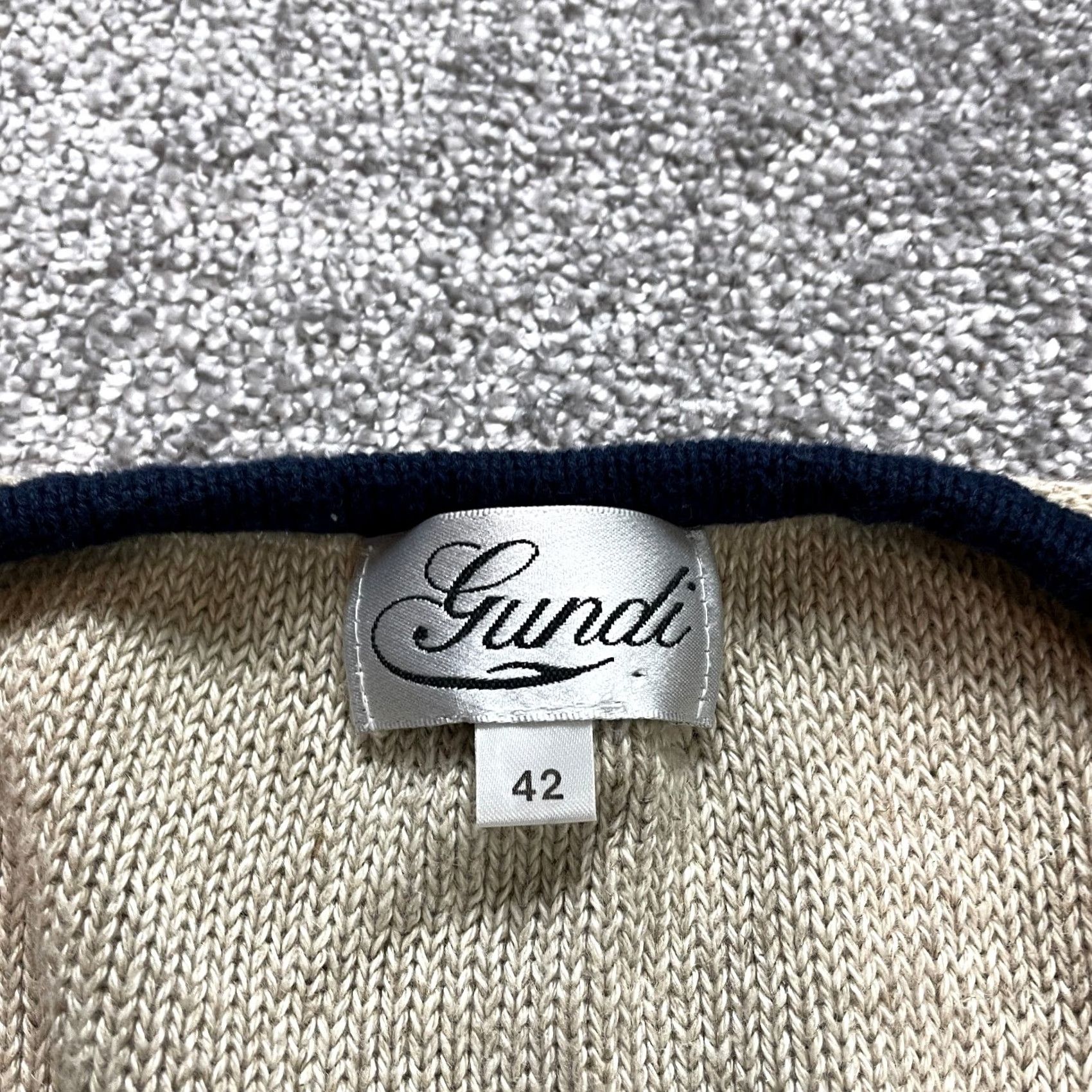 Vintage Gundi Vest Womens 3X Beige Embroidered Knit V-Neck Sweater Vest Christmas USA Vintage Plus Size Ladies Shirt Size XXL / US 16-18 / IT 52-54 - 5 Thumbnail