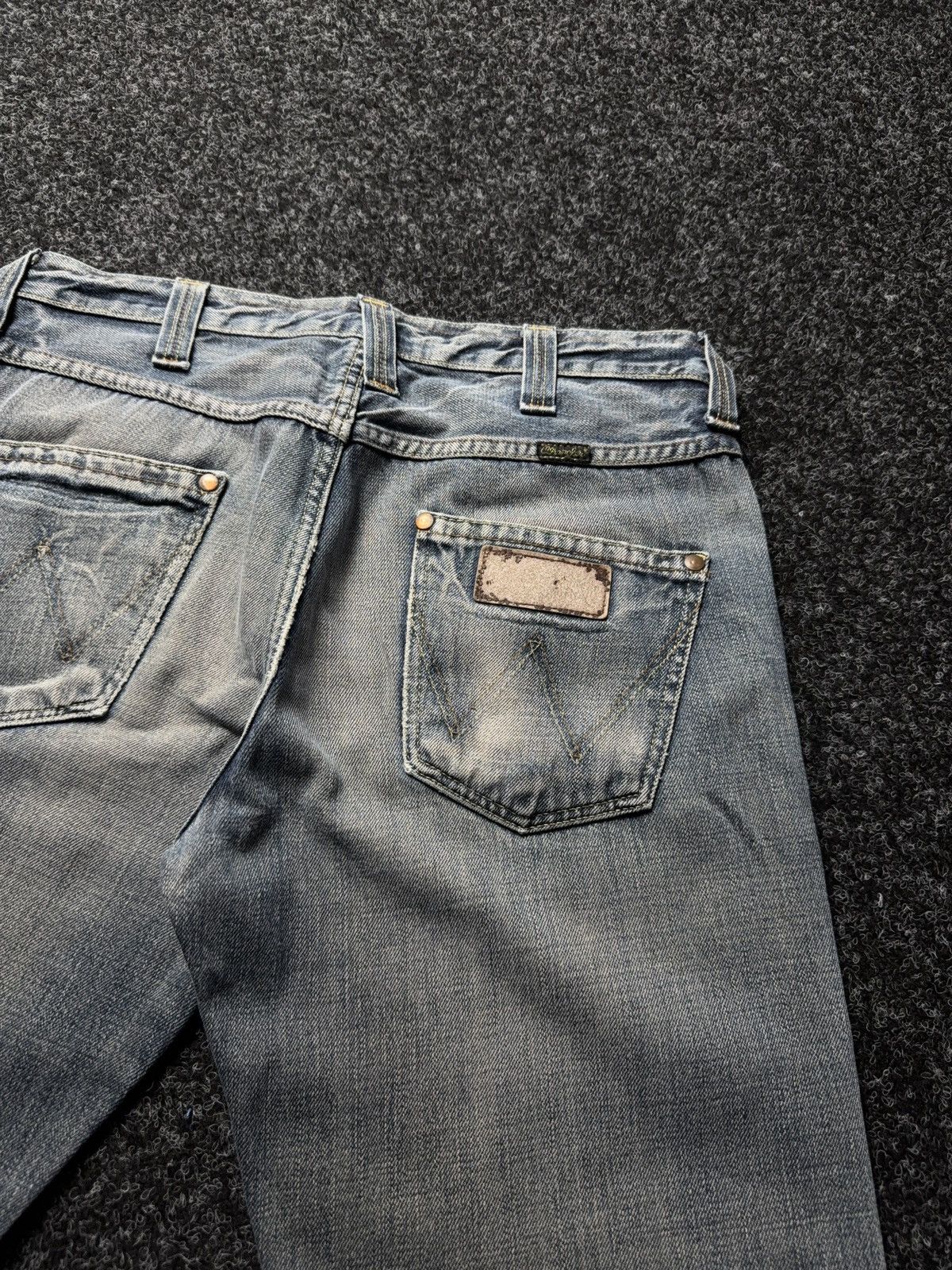 Wrangler Archive 90s Wrangler DAYTON Distressed Faded Bootcut Jeans Size US 32 / EU 48 - 18 Thumbnail