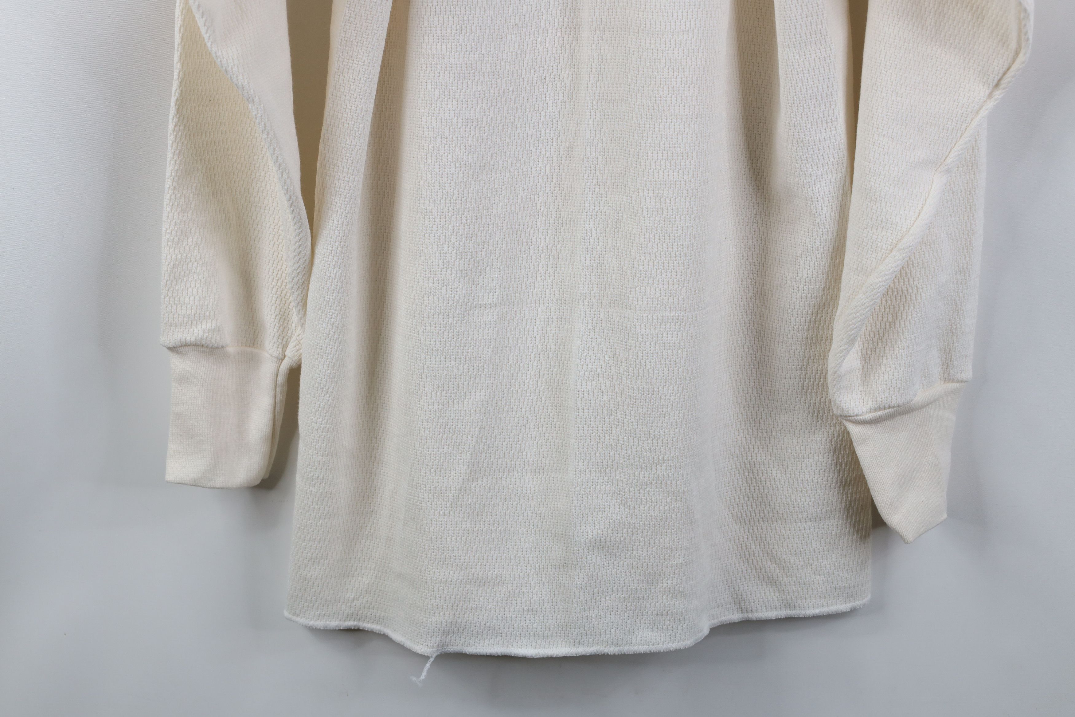 Vintage Vintage Y2K Streetwear Waffle Knit Long Sleeve T-Shirt Cream Size US XL / EU 56 / 4 - 9 Thumbnail