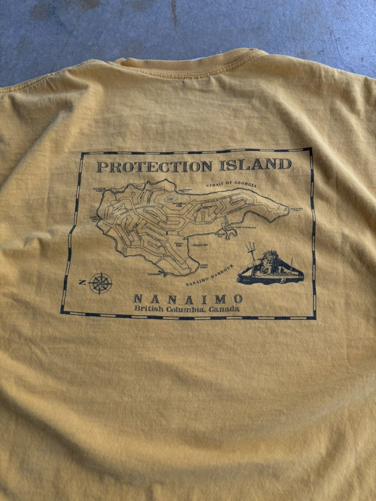 Vintage Crazy Faded Surf 2000s Skull Island Boat Racing Shirt Size US XL / EU 56 / 4 - 6 Thumbnail