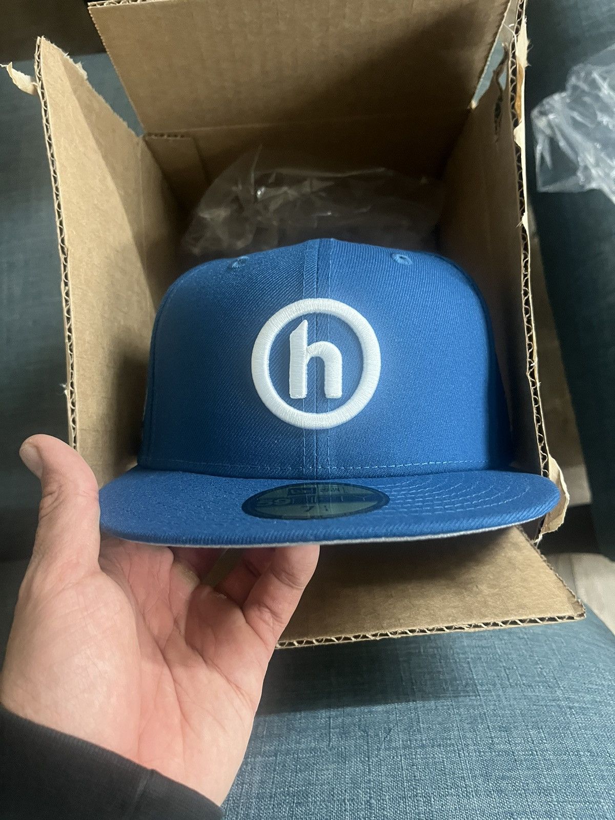 公認ショップ Hidden NY H logo New Era Fitted Blue