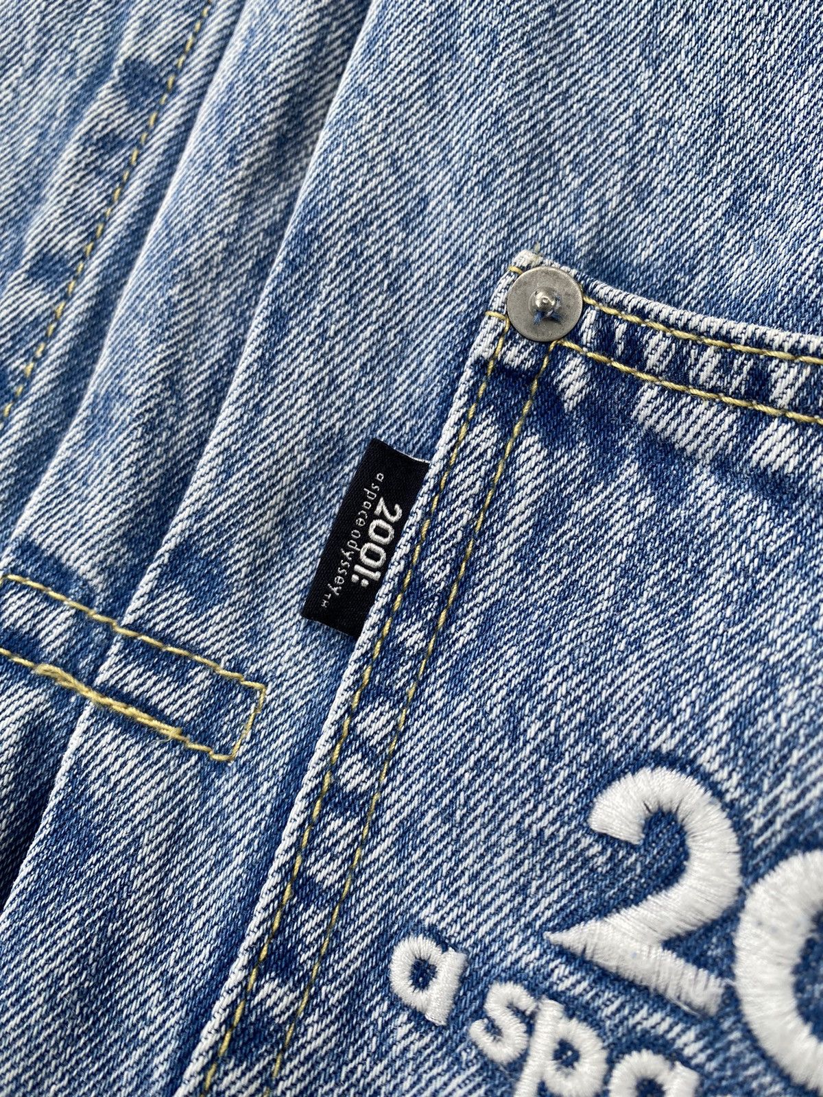 Vintage Vintage 2001 A Space Odyssey Movie Faded Denim Jacket Size US L / EU 52-54 / 3 - 5 Thumbnail