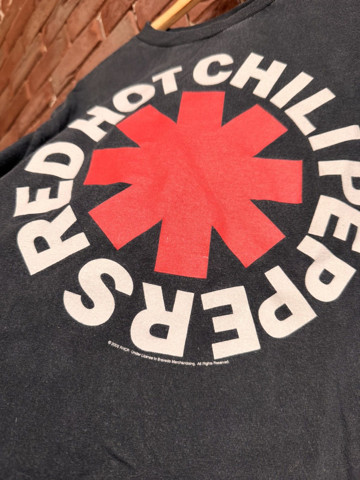 Band Tees 00s Red Hot Chilli Peppers I’m with you M Rock Band Tour Tee Size US M / EU 48-50 / 2 - 3 Thumbnail