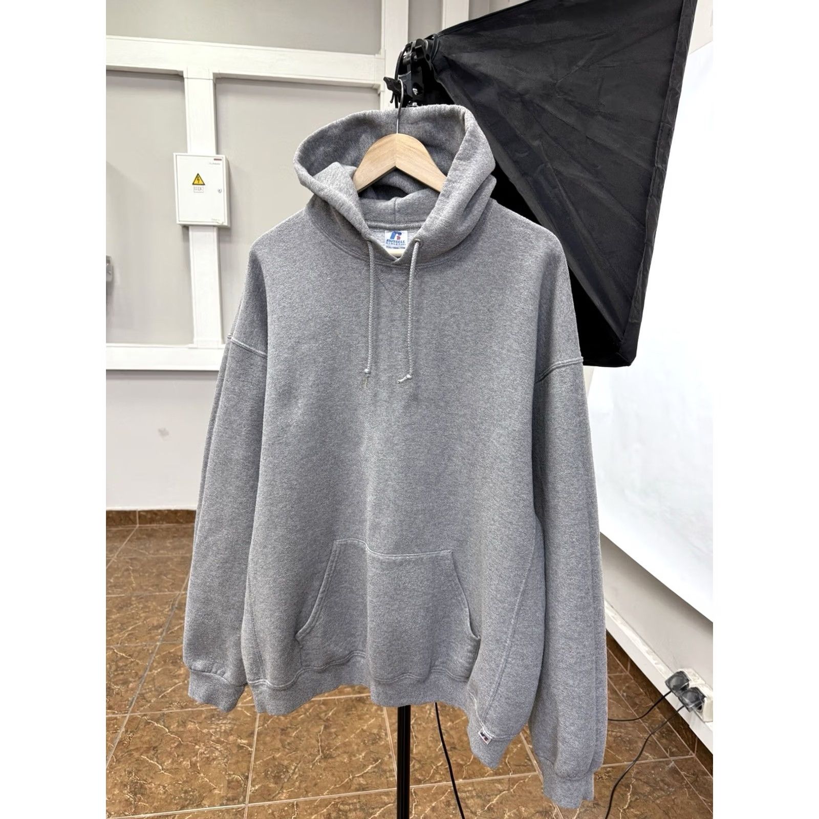 Russell Athletic VINTAGE 90s Russell Athletic Hoodie Gray Mens 2XL Pullover Pullover Gray Russell Athletic 90s Mens Hoodie XXL Size US XXL / EU 58 / 5 - 2 Thumbnail