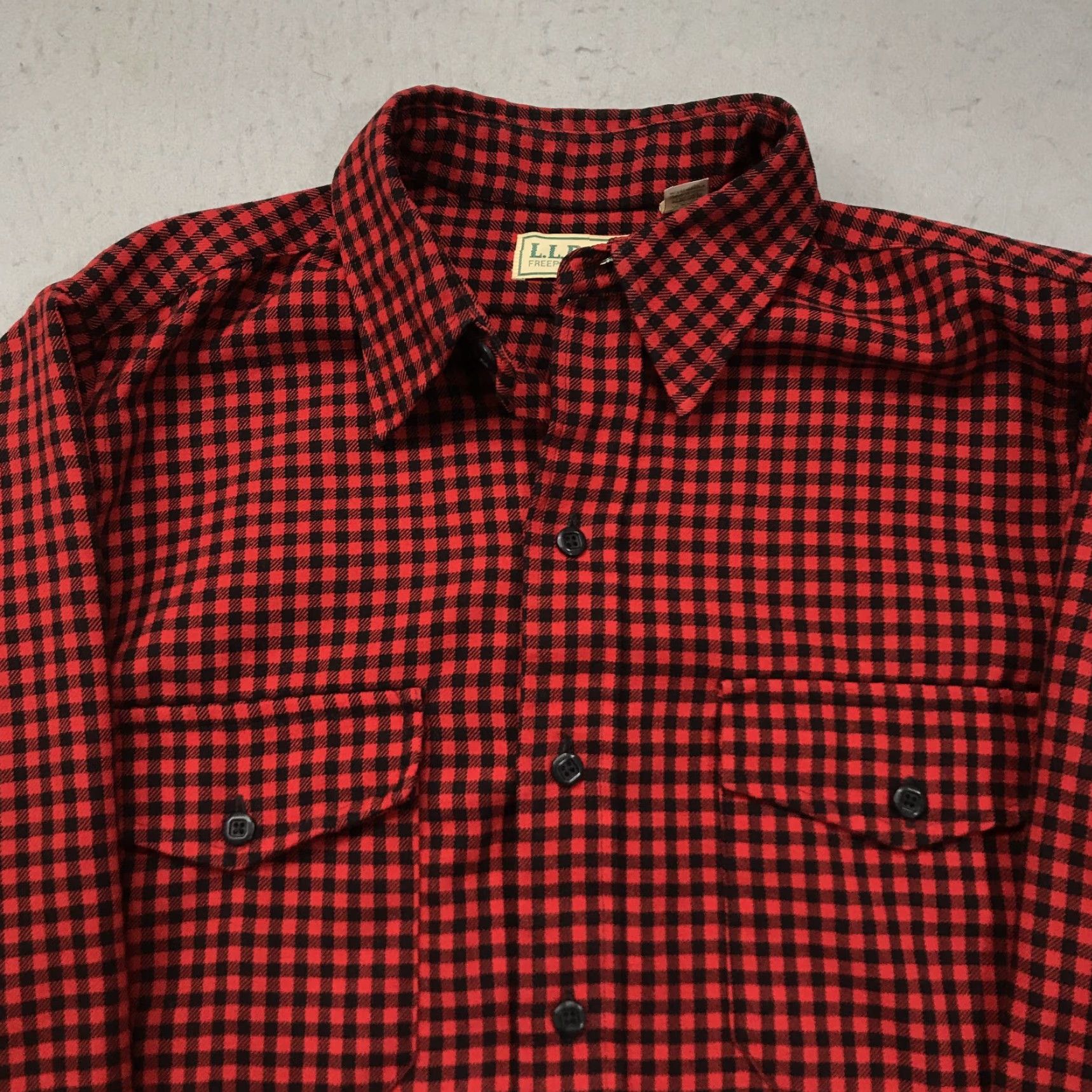 Vintage VINTAGE L.L. Bean Shirt Mens M 15 15 1/2 Red Black Buffalo Plaid Flannel 90s Size US M / EU 48-50 / 2 - 2 Thumbnail