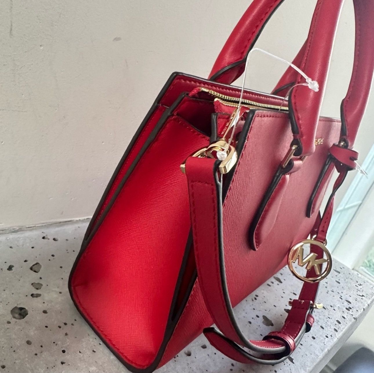 Michael Kors NWT Michael Kors Sheila Small Faux Saffiano Leather Satchel Size ONE SIZE - 7 Thumbnail
