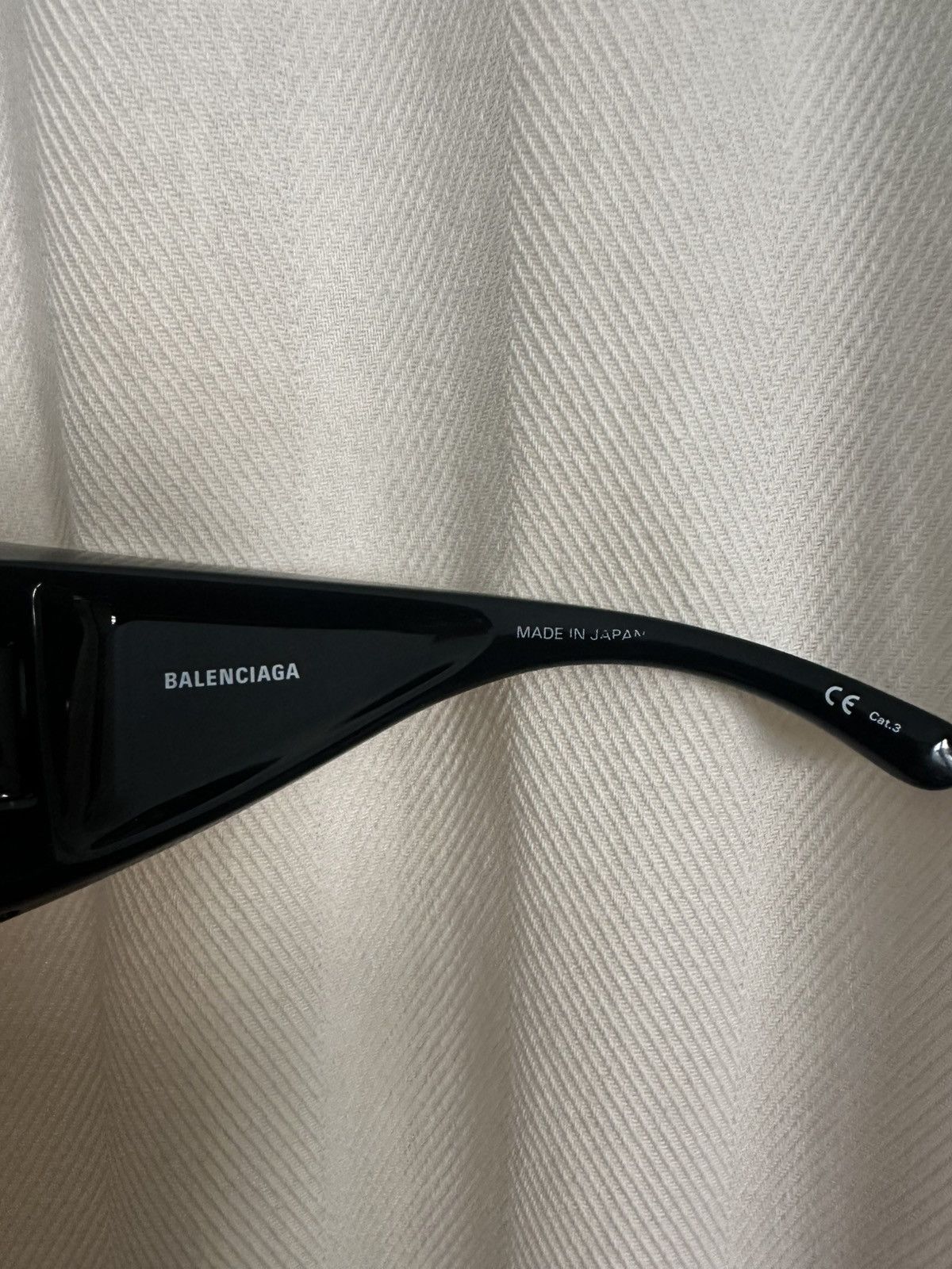 Balenciaga Balenciaga Extreme Oversized Wrap Sunglasses Size ONE SIZE - 10 Thumbnail