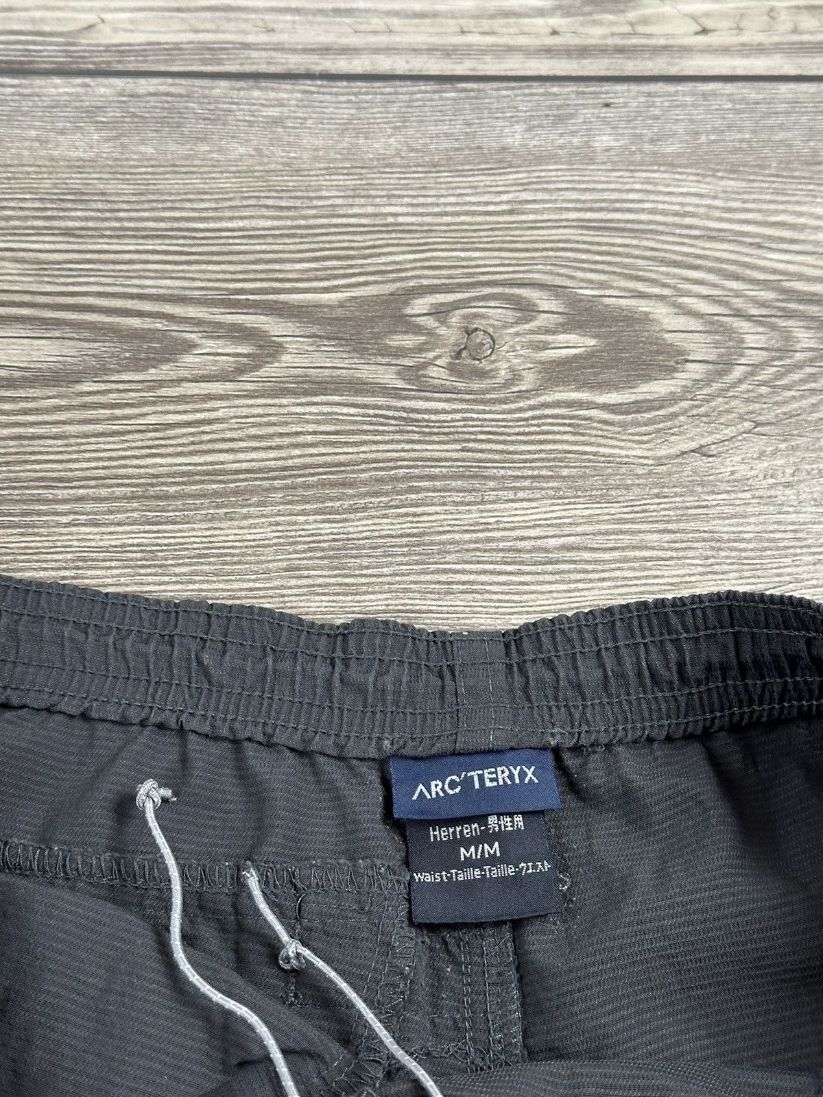 Arc'teryx Vintage Arc’teryx Nylon Shorts Size US 35 - 4 Thumbnail