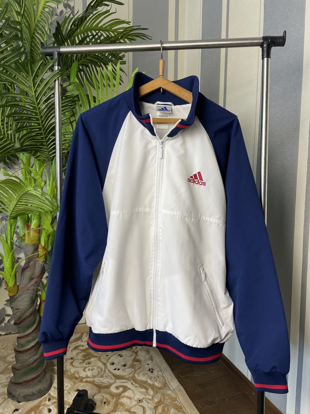 Adidas Vintage Adidas Light Jacket Big Logo Full Zip y2k Size L Size US L / EU 52-54 / 3 - 2 Thumbnail