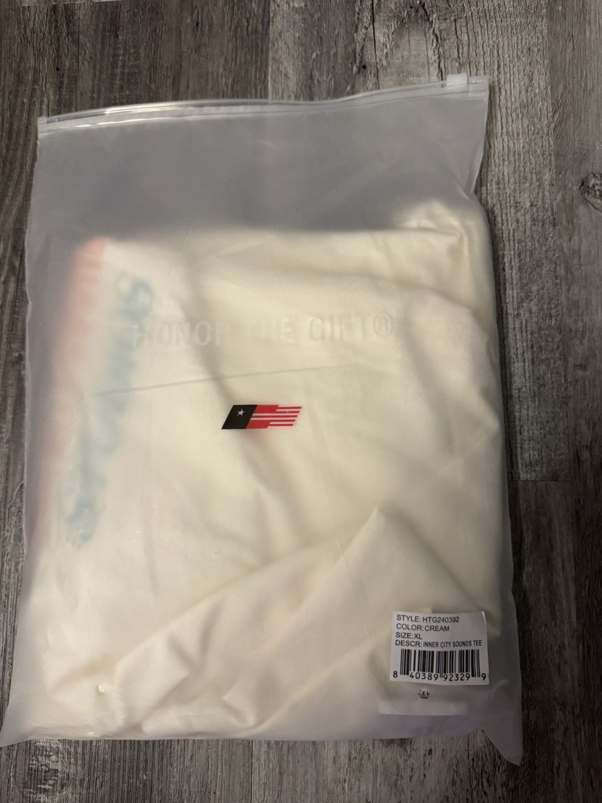 Honor the Gift Honor the Gift ‘Inner City Sounds’ Cream T Shirt - Size XL Size US XL / EU 56 / 4 - 6 Thumbnail