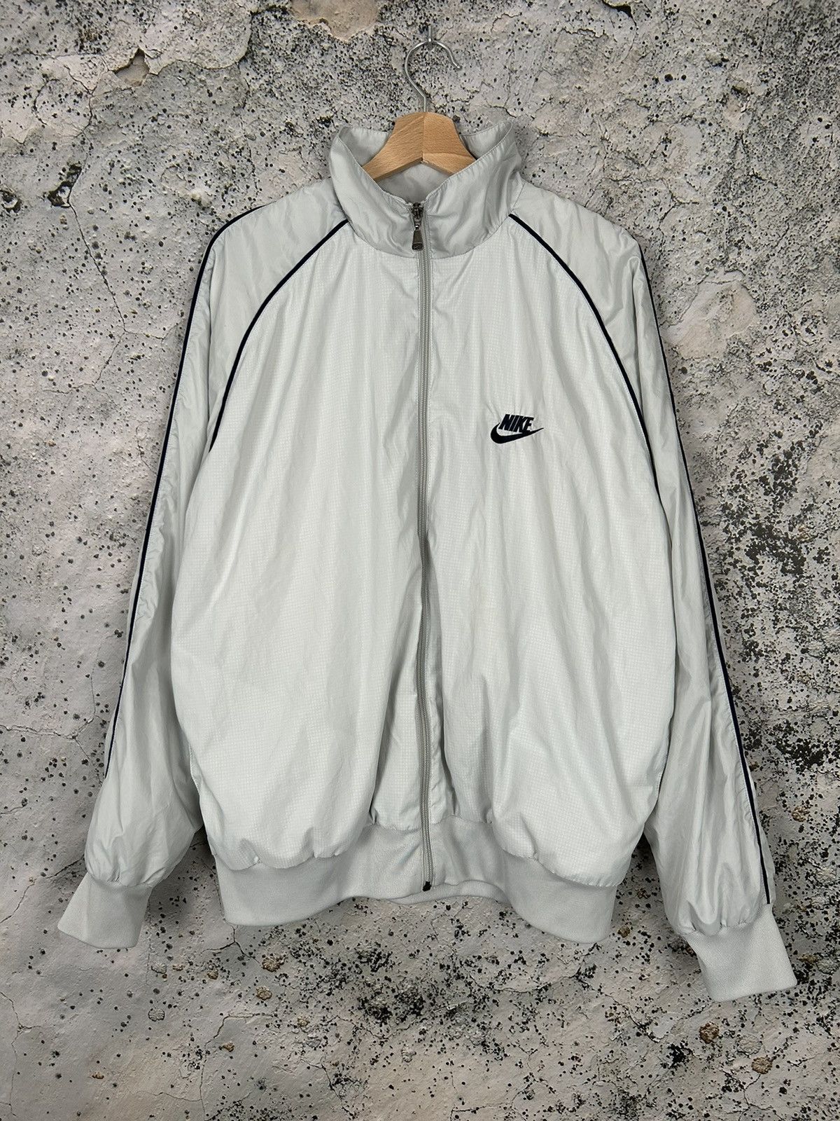 Nike Vintage Nike 90s Nylon Track Light Jacket Streetwear Hype Size US XL / EU 56 / 4 - 1 Thumbnail