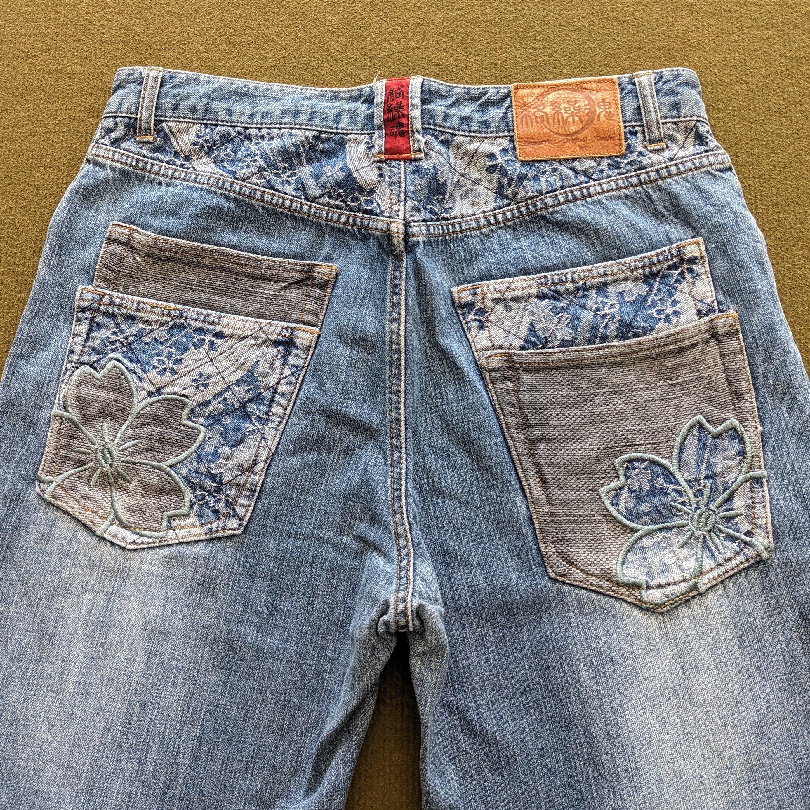 Karakuri Tamashii Vintage Karakuri Tamashii Japan Style Embroidery Jeans Size US 33 - 4 Thumbnail