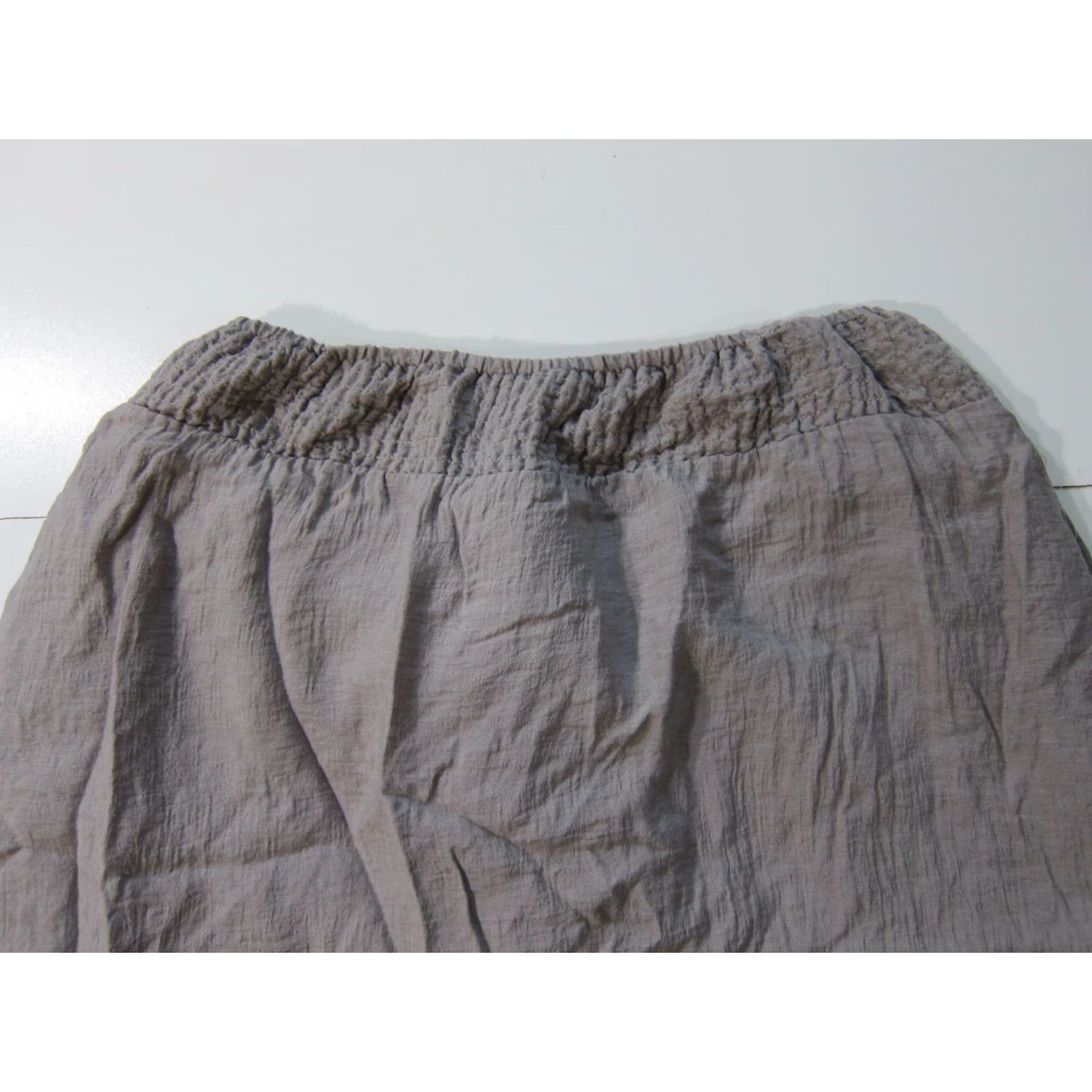 Vintage Halogen Skirt Women Medium A-Line Knee Length Grey Lined Pockets Rayon Nylon Elastic Waist Casual Formal 90s 00s Vintage Mens? Size 32" / US 10 / IT 46 - 5 Thumbnail