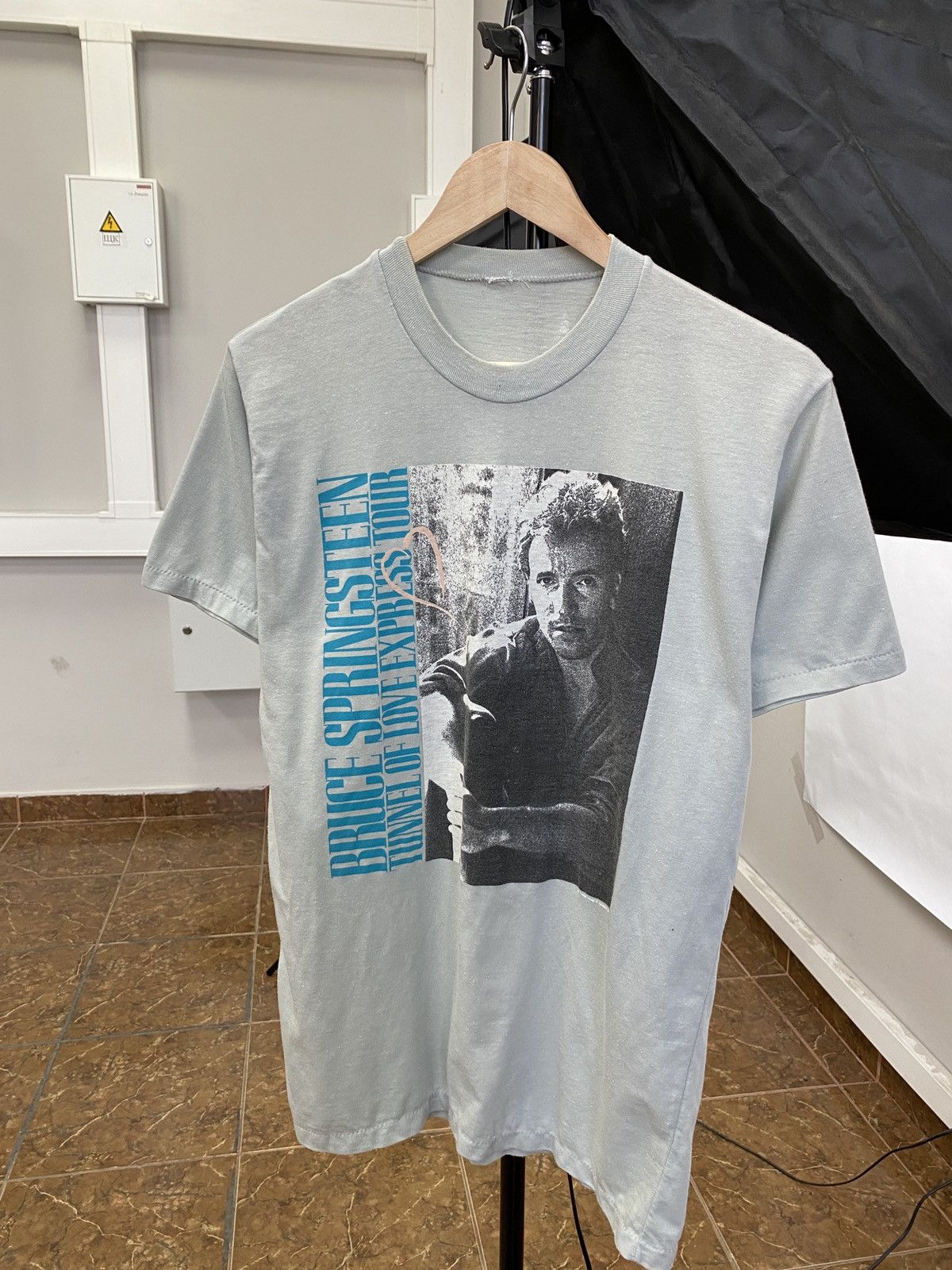 Band Tees 🇺🇸 Vintage 1988 Bruce Springsteen Tunnel Of Love Express Tour Size US M / EU 48-50 / 2 - 1 Thumbnail