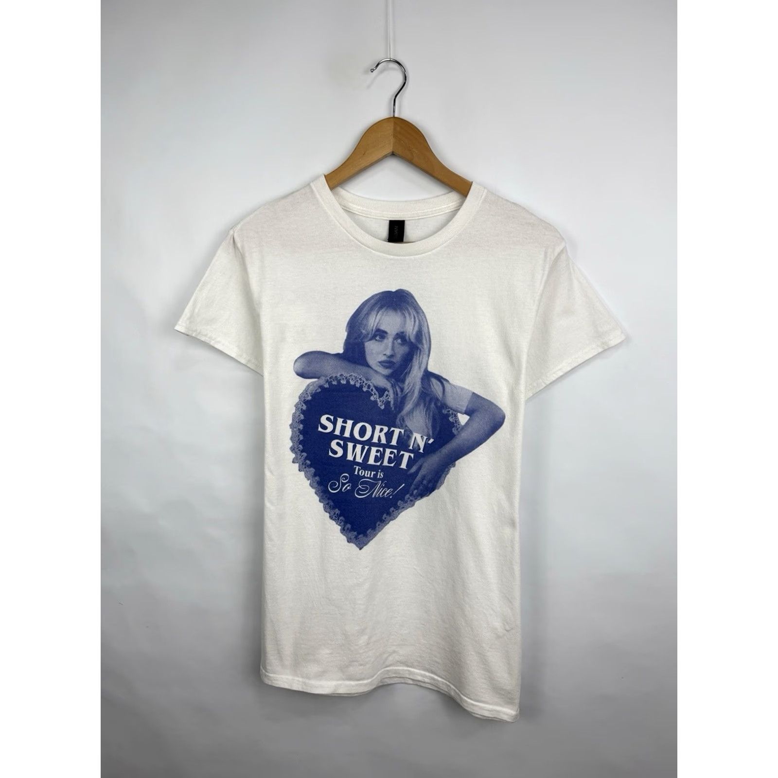Gildan VINTAGE Sabrina Carpenter Short n’ Sweet Sexy Tour T-Shirt S White Mens T-Shirt 2025 Size US S / EU 44-46 / 1 - 3 Thumbnail