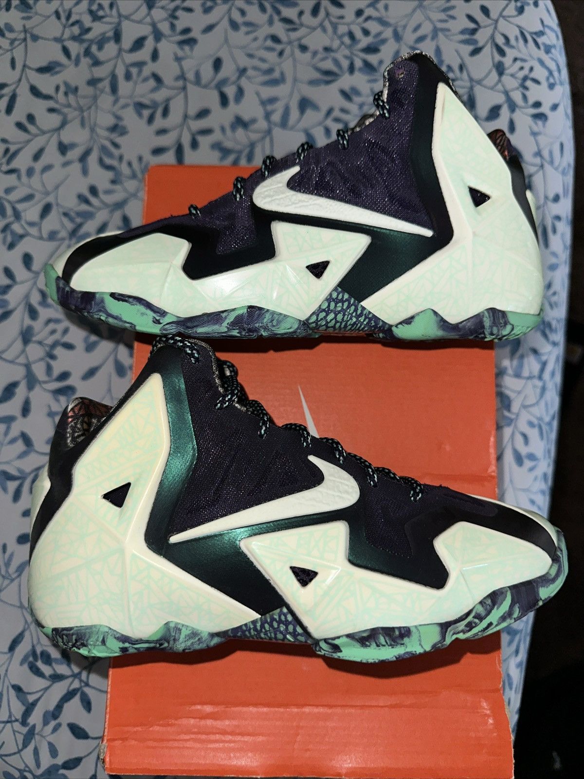 Nike LEBRON XI ALL-STAR SIZE 4Y (GS) Size US 5.5 / IT 35.5 - 1 Thumbnail