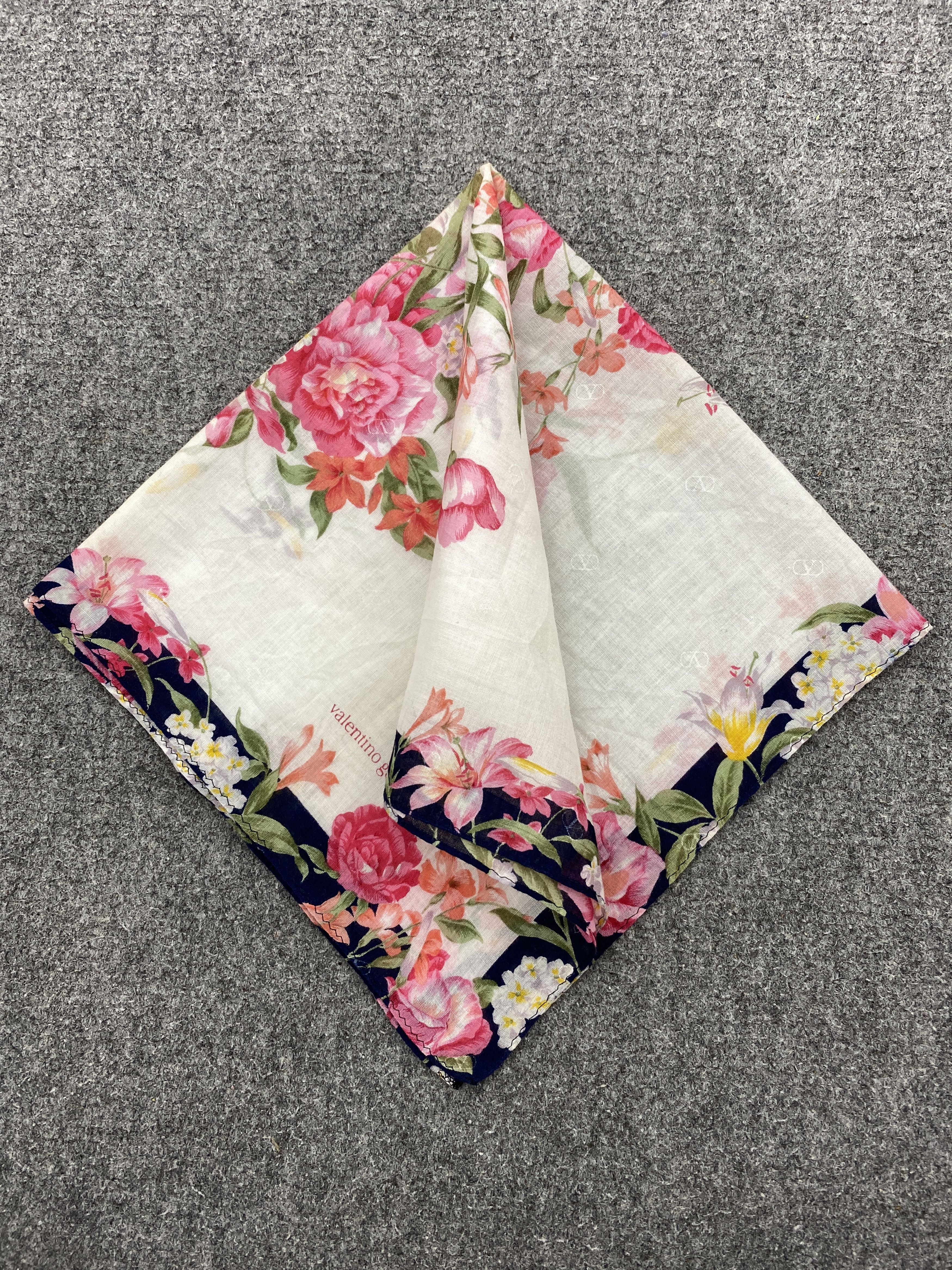 Valentino Valentino Garavani Handkerchief / Neckerchief HKC0902 Size ONE SIZE - 3 Thumbnail