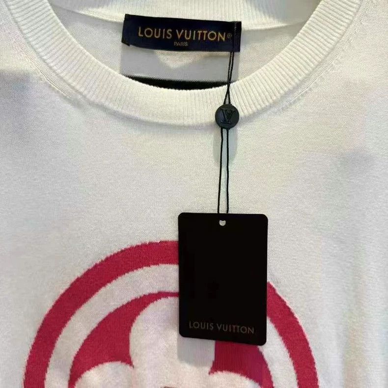 Louis Vuitton Louis Vuitton Valentine's Day Short Sleeve Size US L / EU 52-54 / 3 - 4 Thumbnail
