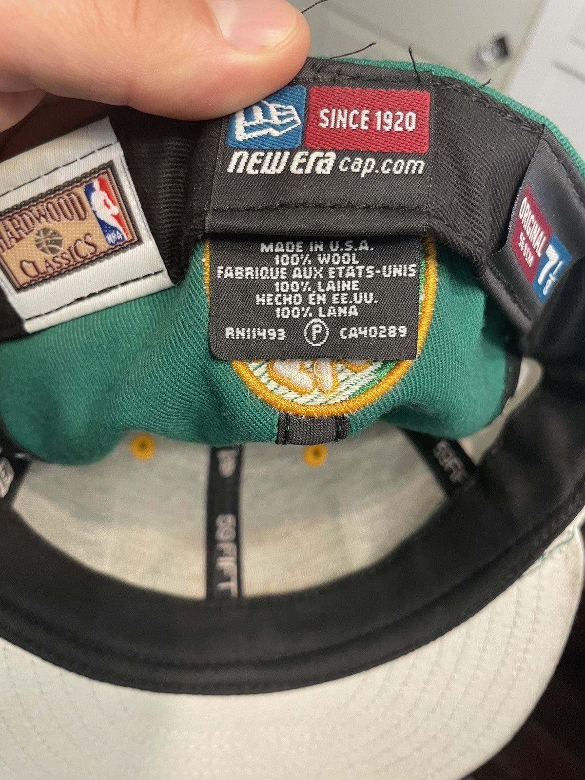 New Era 🔥 Vintage Celtics fitted 7 1/8 Size ONE SIZE - 7 Thumbnail