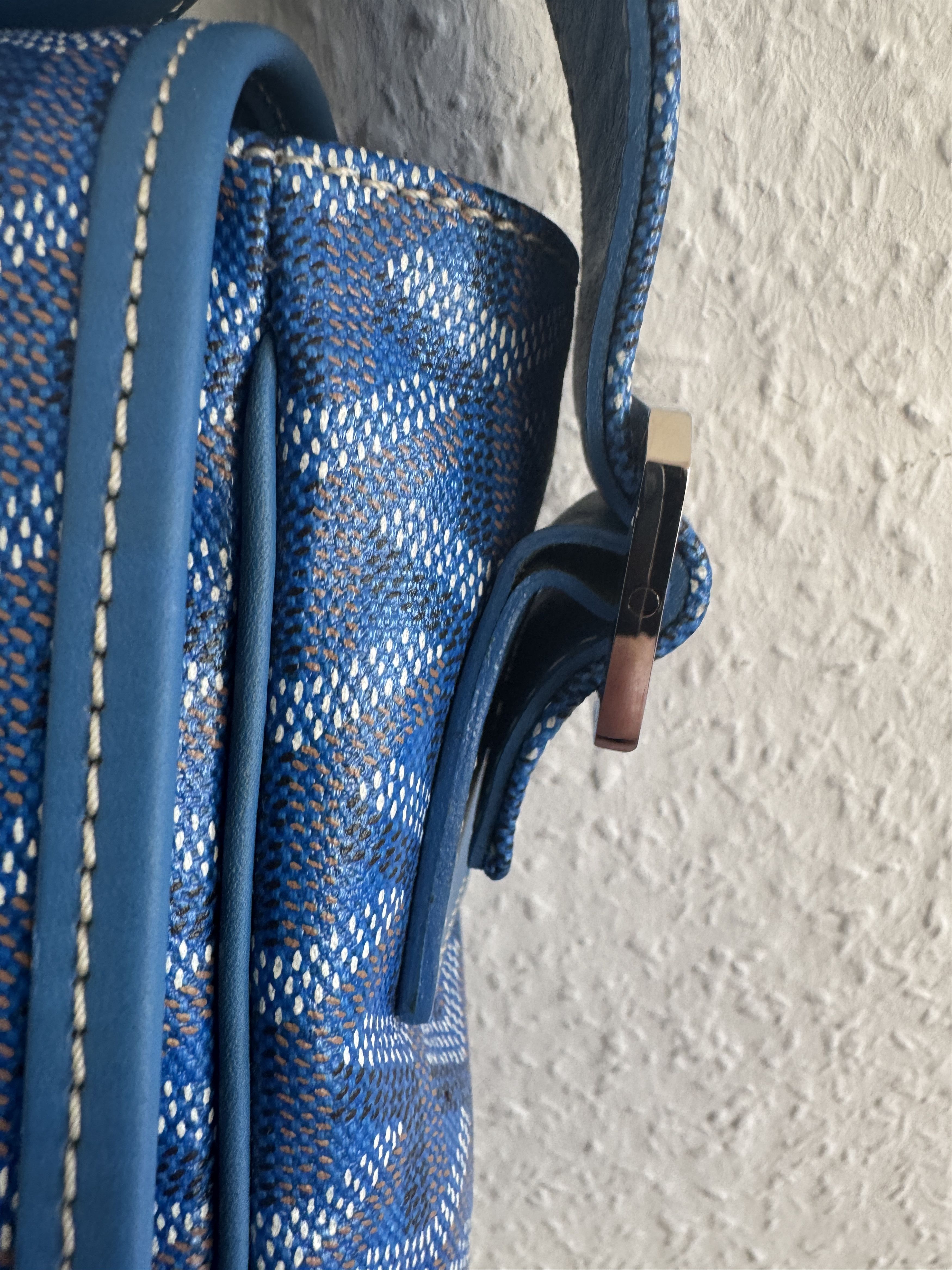 Grand Bleu MM Messenger Bag – Sky Blue
