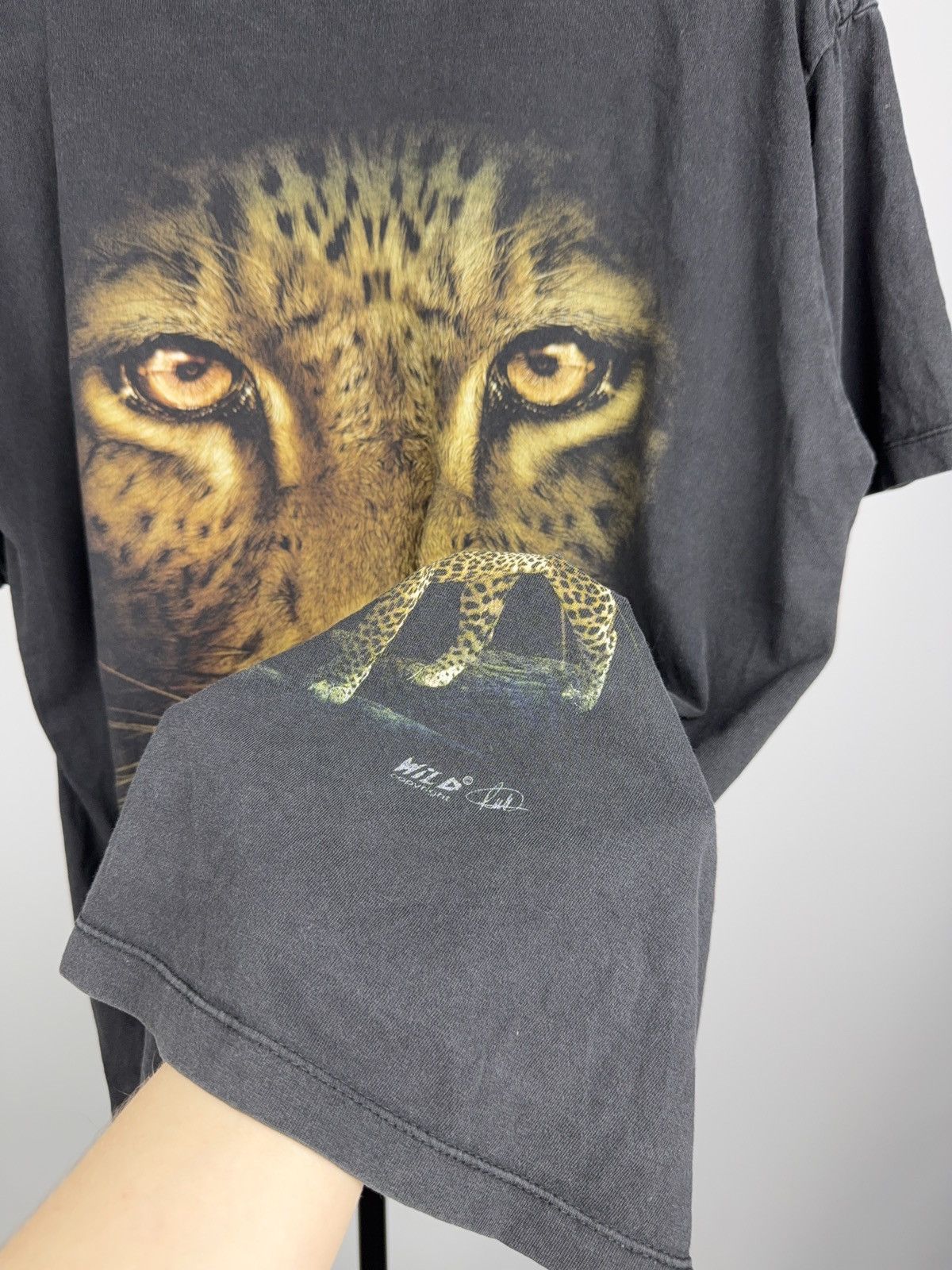 Vintage 00s Y2K Leopard Graphic T Shirt Double Sided Animal Tee Size US L / EU 52-54 / 3 - 17 Thumbnail