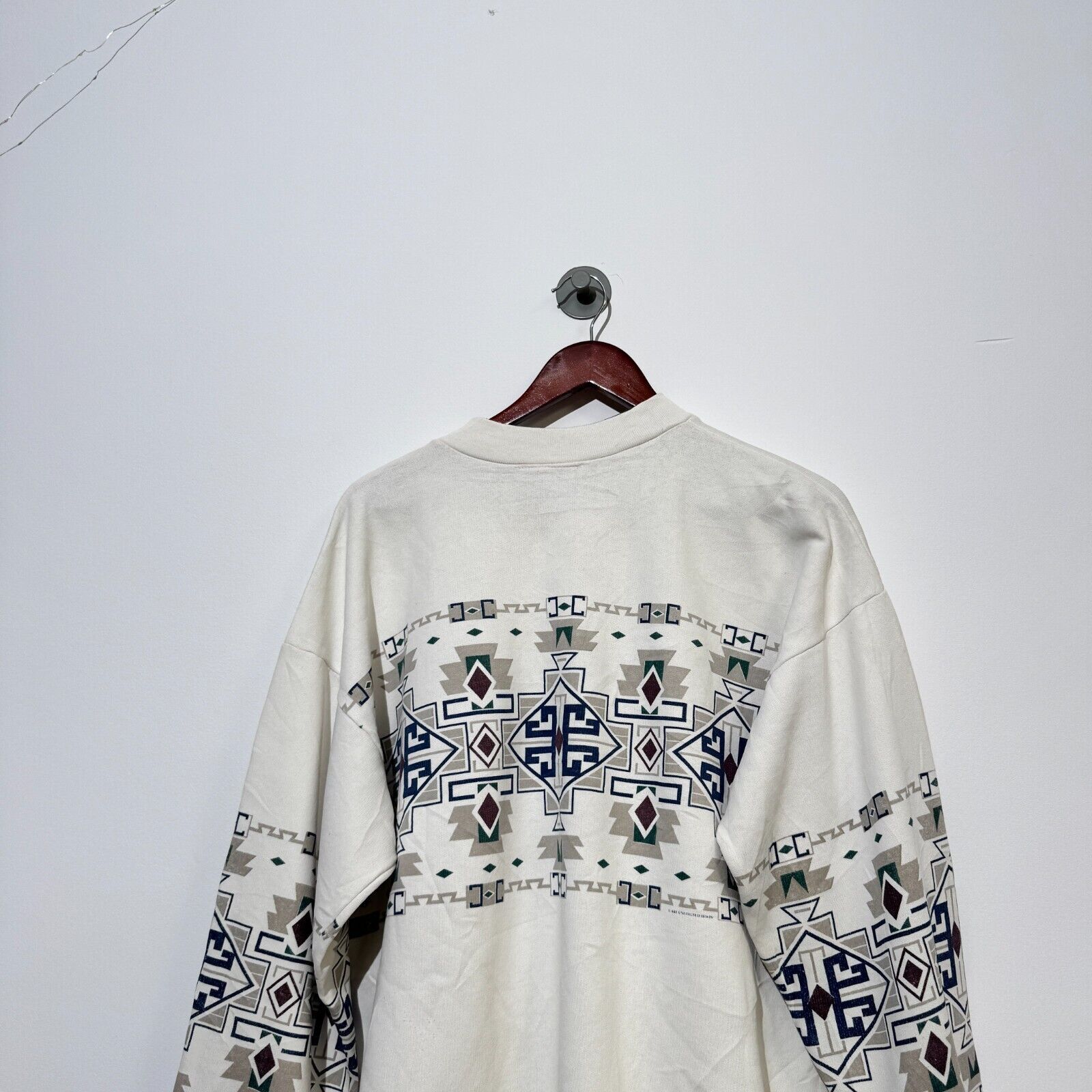 Vintage Vintage Unisex White Cotton Crewneck Size L Aztec 90s Y2k Size US L / EU 52-54 / 3 - 12 Thumbnail