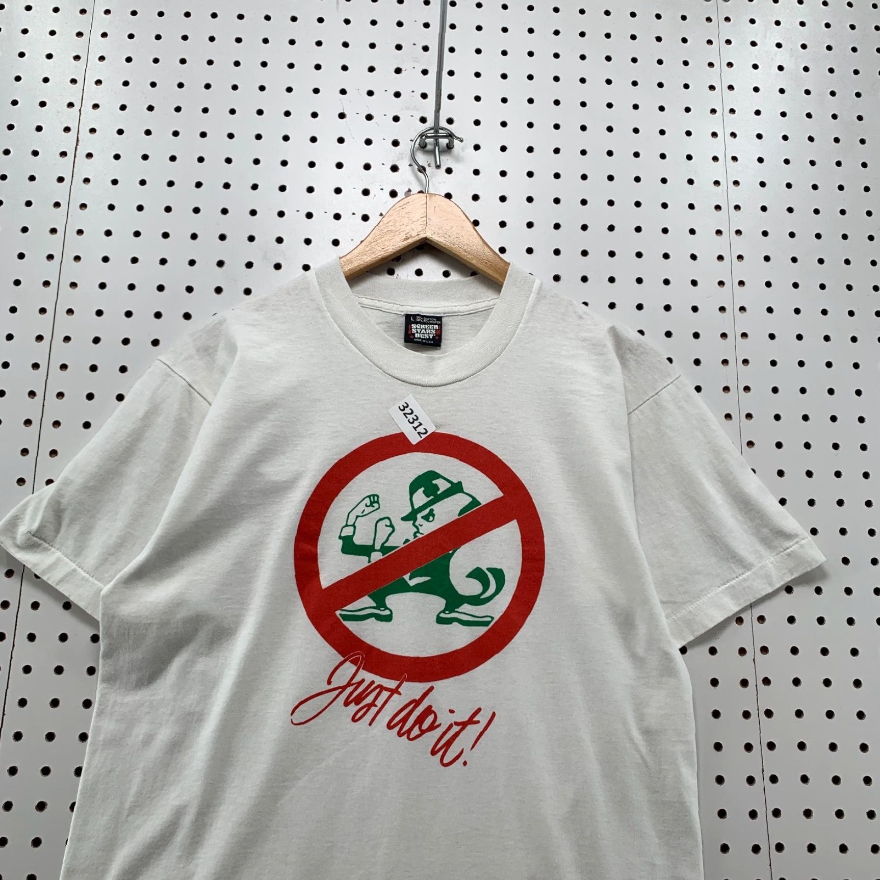 Vintage VINTAGE Screen Stars 90s Notre Dame Shirt White Adult Medium Crew Neck Short Sleeve Made in USA Mens T-Shirt Size US M / EU 48-50 / 2 - 5 Thumbnail