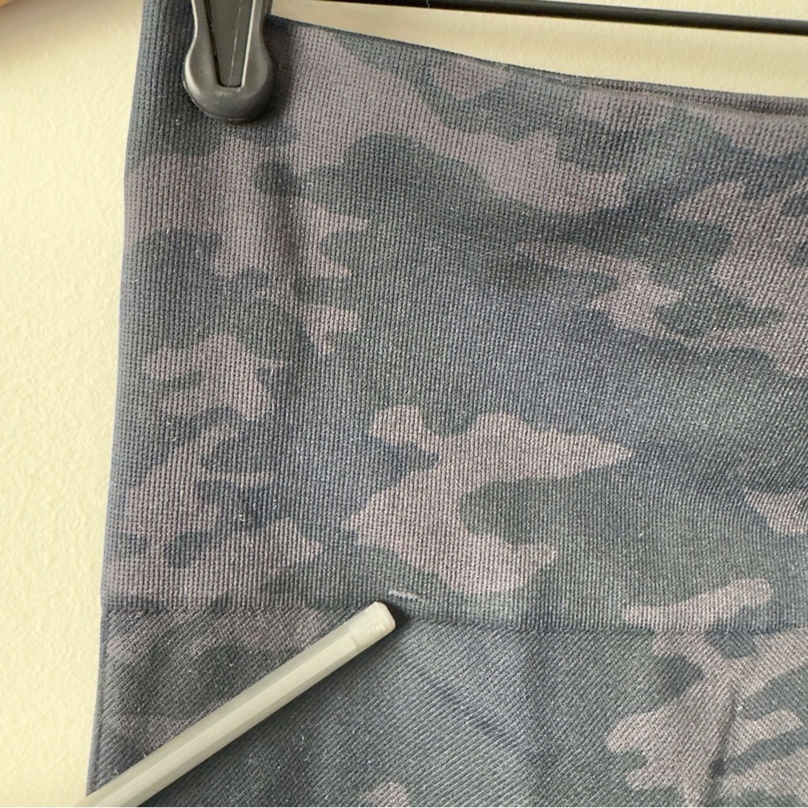Spanx Spanx Seamless Camo High-Waisted Leggings Gray Ankle Casual Size 29" - 4 Thumbnail