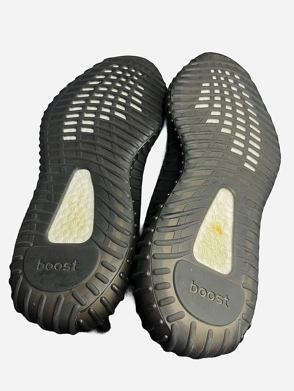 Kanye West × Yeezy Adidas Yeezy Boost V2 Bred Size US 8 / EU 41 - 7 Thumbnail