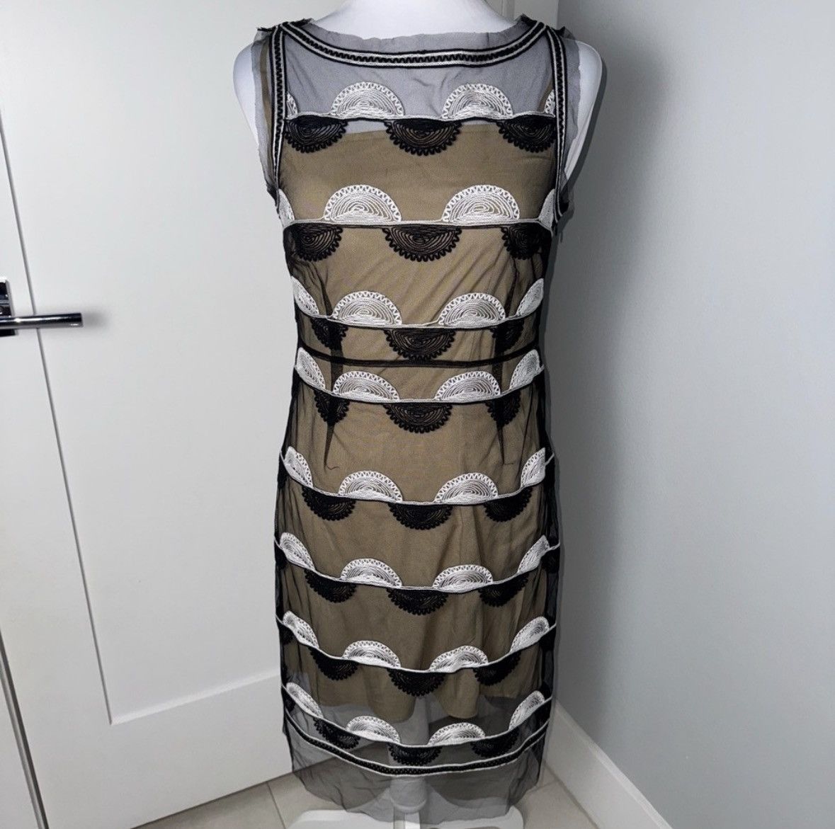 Other Catherine Malandríno Black & White Half Moon Dress /Size 4 Size S / US 4 / IT 40 - 2 Thumbnail