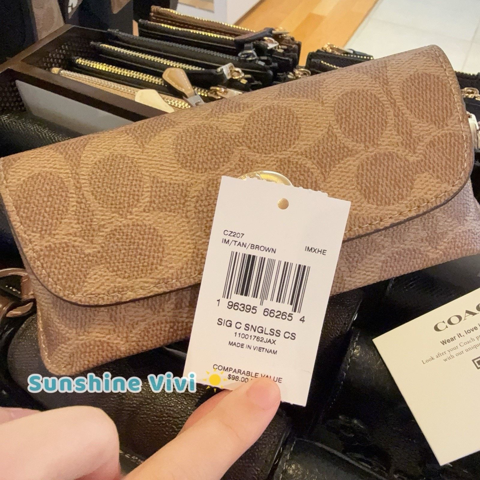 Coach NWT Coach Sunglass Case CZ207 Tan Brown Signature Leather Size ONE SIZE - 5 Thumbnail