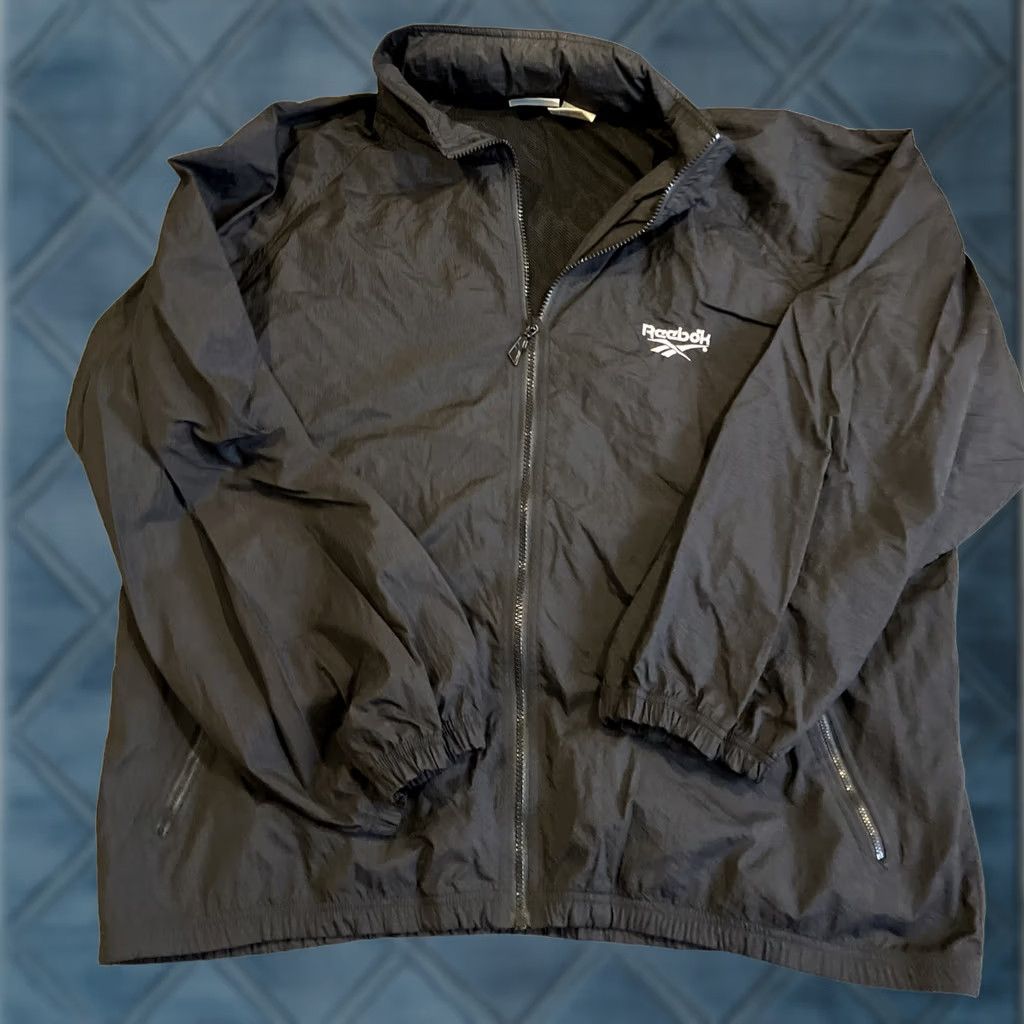Reebok VINTAGE Reebok Jacket Mens XL Black Embroidered Windbreaker Built Hood Men Size US XL / EU 56 / 4 - 1 Thumbnail